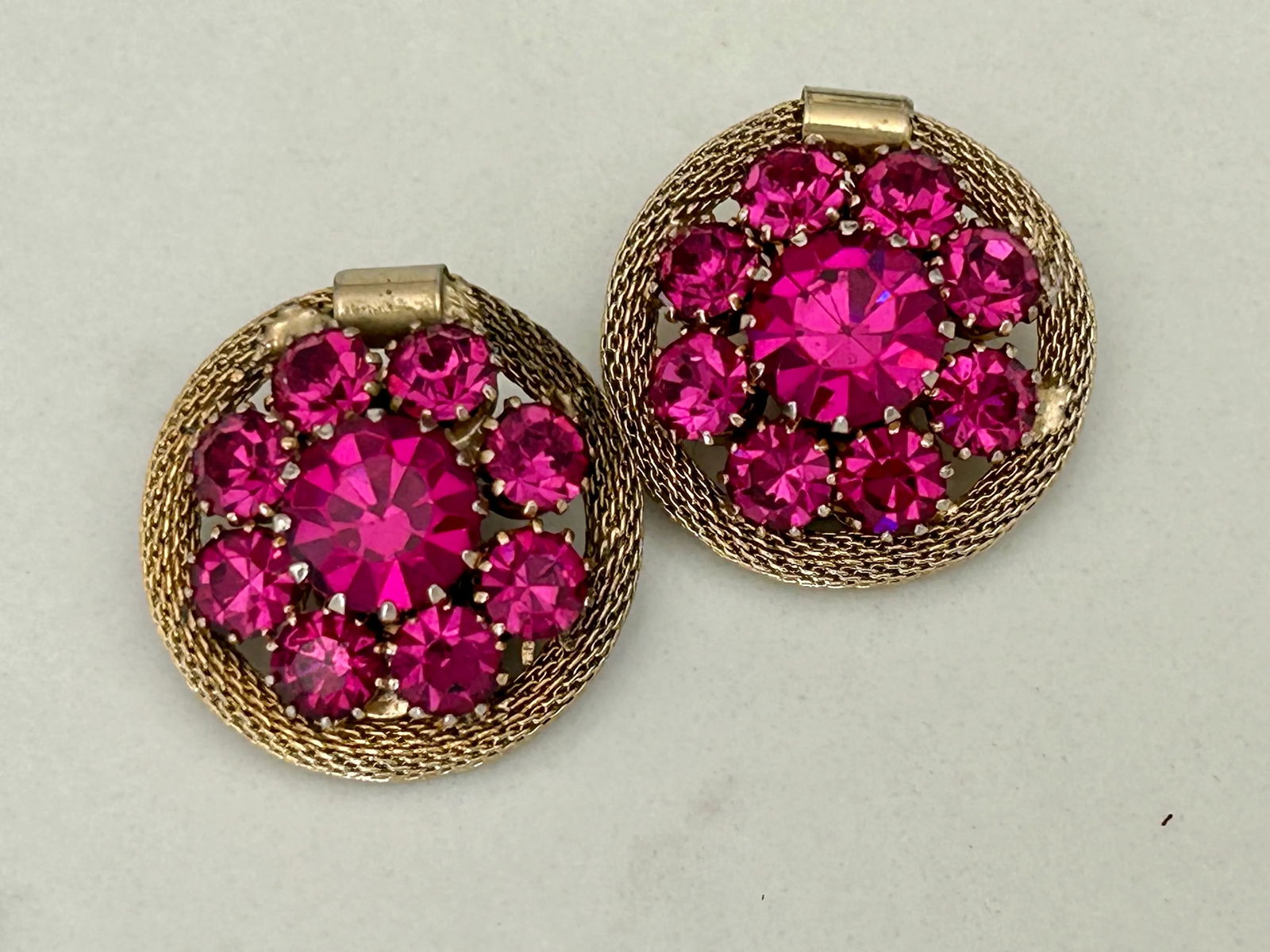 Vintage Weiss Magenta Pink Rhinestone Earrings Gold Tone Rhinestone Cluster Clip-Ons, A Pair - 6