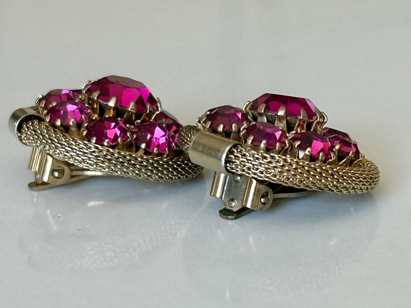 Vintage Weiss Magenta Pink Rhinestone Earrings Gold Tone Rhinestone Cluster Clip-Ons, A Pair - 8
