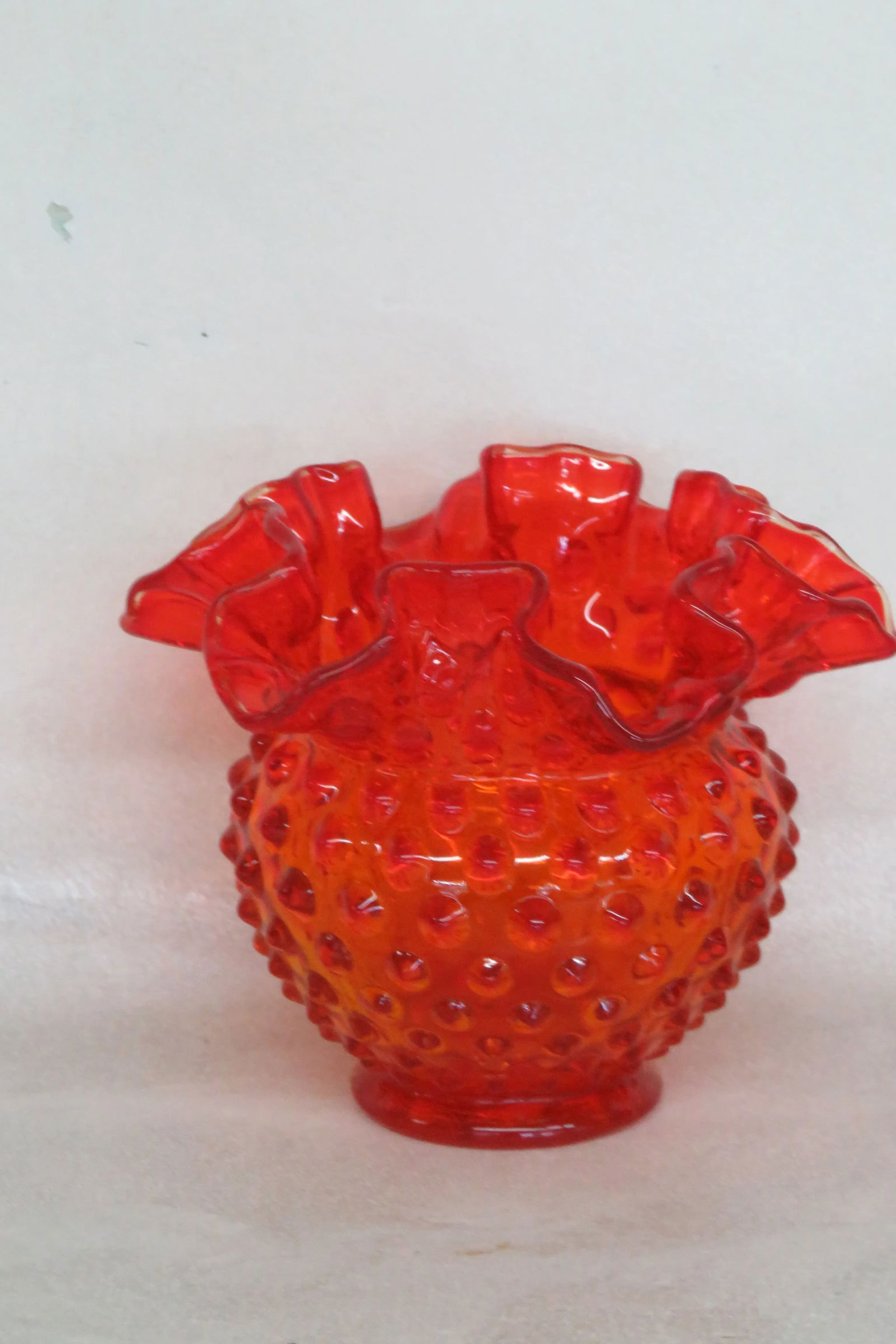 Fenton Glass Hobnail Style Amberina Ruffled Rim Vase 4491b - 7