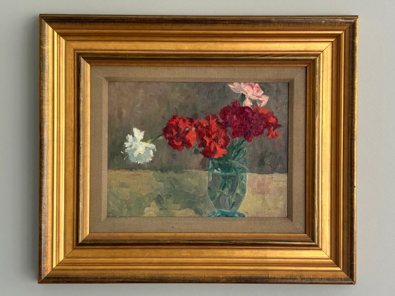 Vintage Original Oil on Board Still Life Red, Pink & White Carnations in Blue Glass Vase - 2