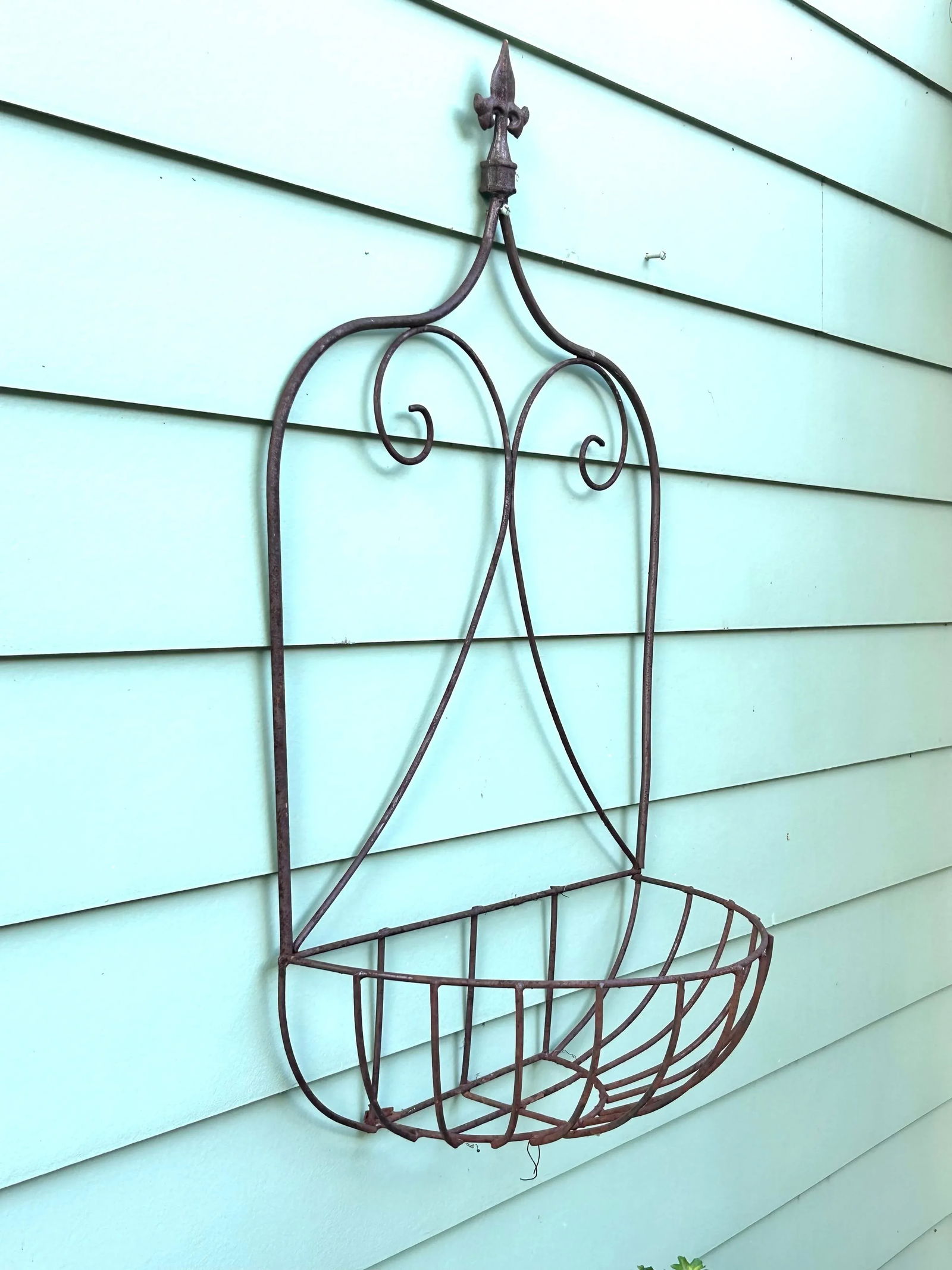 Antique Fleur Di Lis Hanging Metal Planter - 3