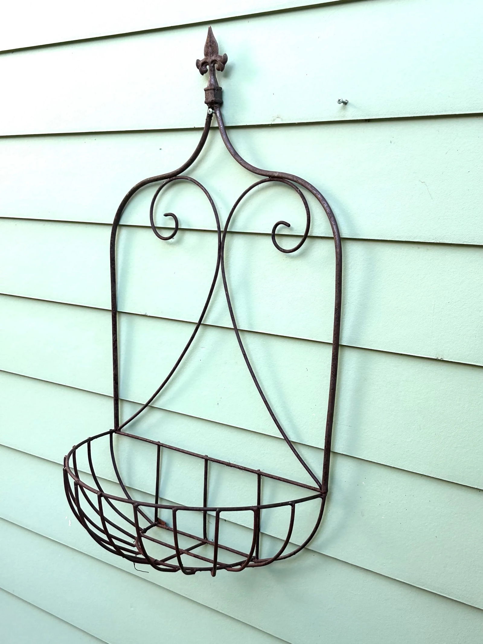 Antique Fleur Di Lis Hanging Metal Planter - 4