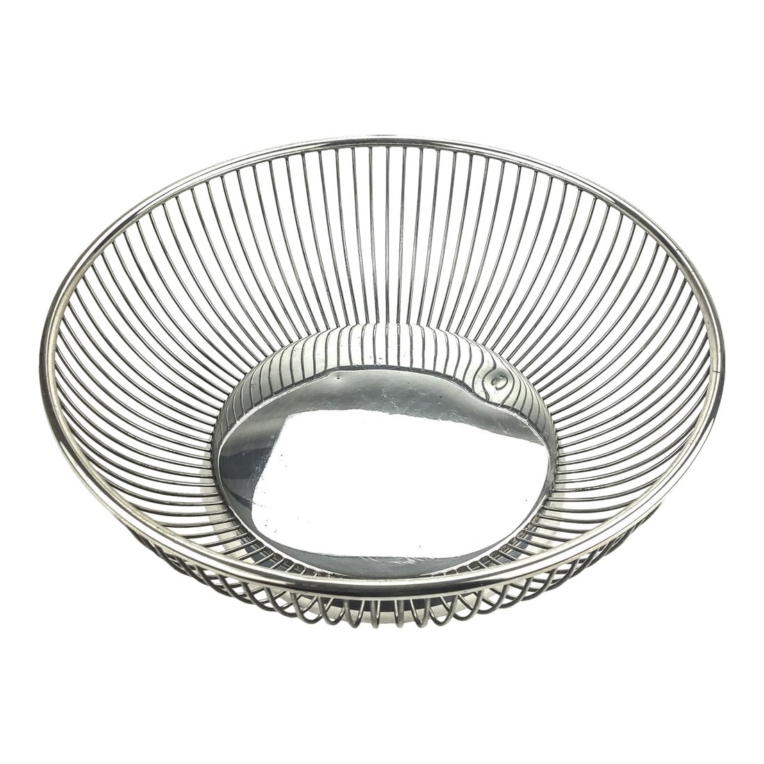 Gorham Mid Century Wire Bread Basket: Use this beauty for storing soap, towels, toiletries or anything you want to offer your guests. They will feel luxurious and comfortable when they see your offerings. In wonderful vintage condition wi