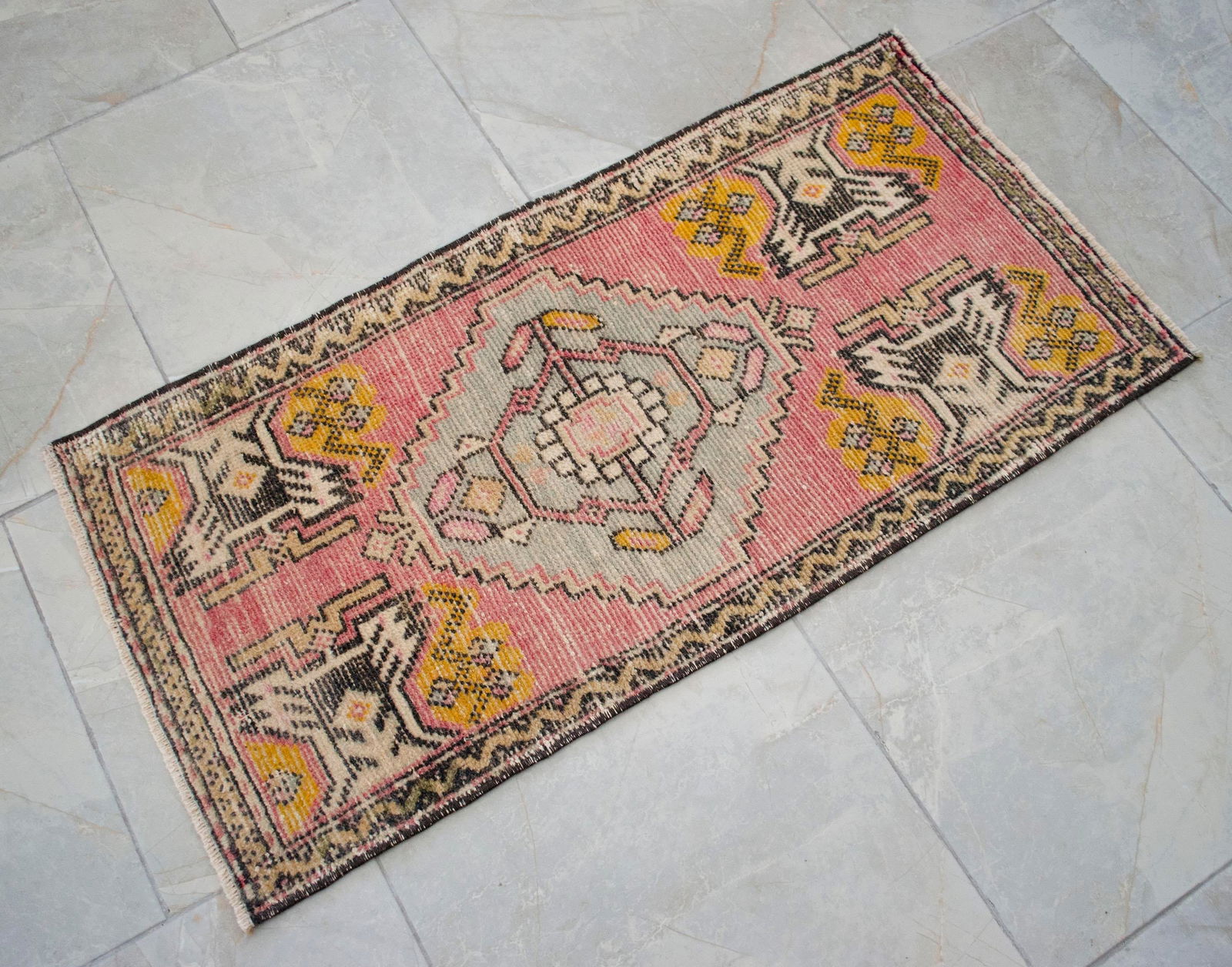 Hand Knotted Door Mat, Entryway Rug, Bath Mat, Kitchen Decor, Small Rug, Turkish Rug - 1"² - 7