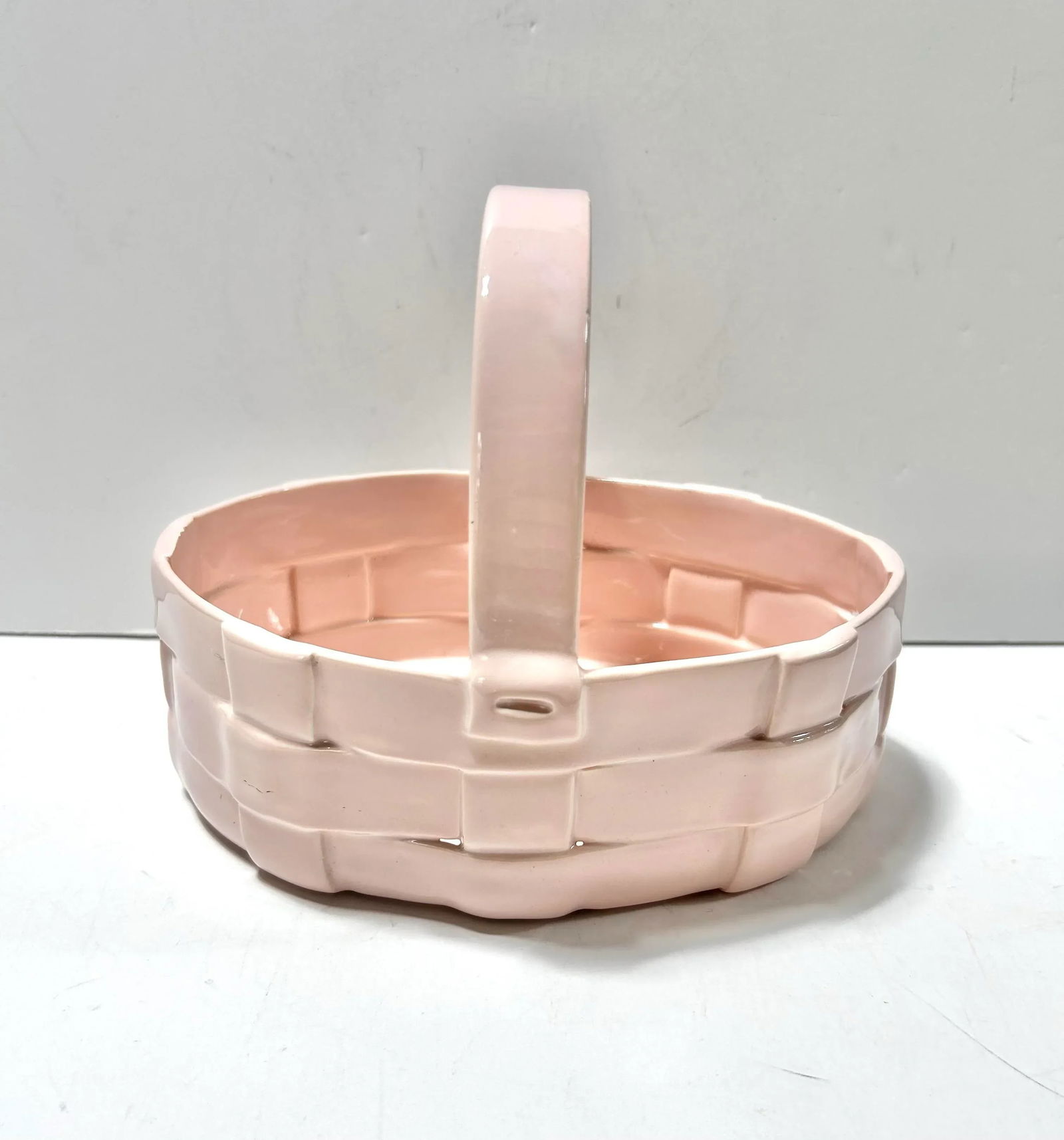 1970s Italian Woven Pink Porcelain Basket - 3
