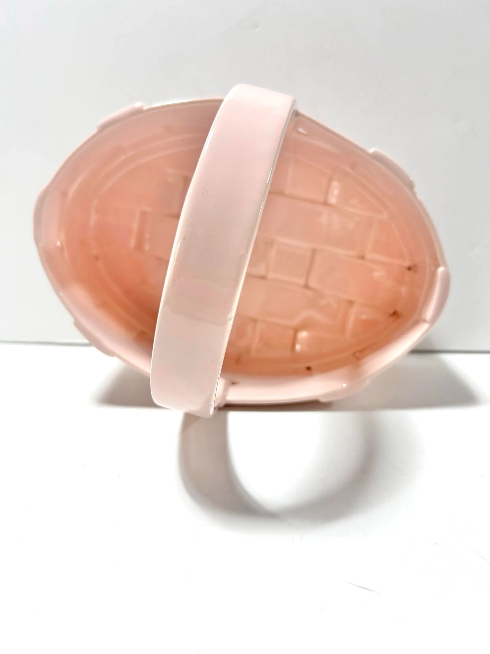 1970s Italian Woven Pink Porcelain Basket - 4