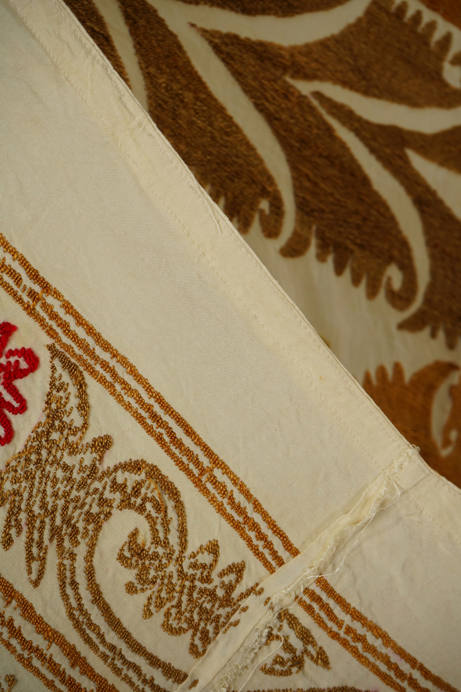 Suzani Table Cover - Beige Tribal Embroidery - 10