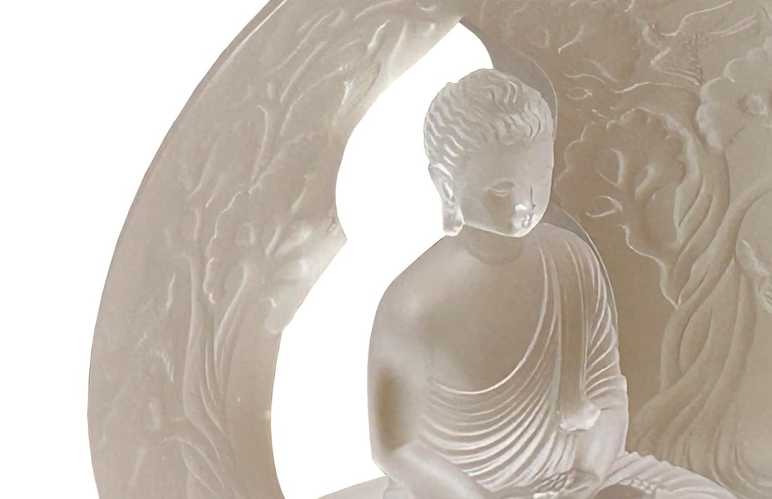 White Crystal Glass Liuli Pate-De-Verre Arch Backdrop Buddha Statue - 9