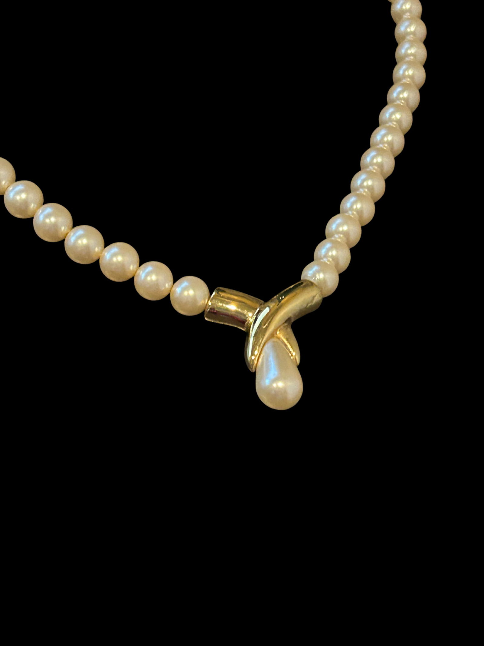Vintage Napier Faux Pearl Necklace With Gold-Tone Teardrop Pendant | Signed 1980s Napier Pearl Choke - 3