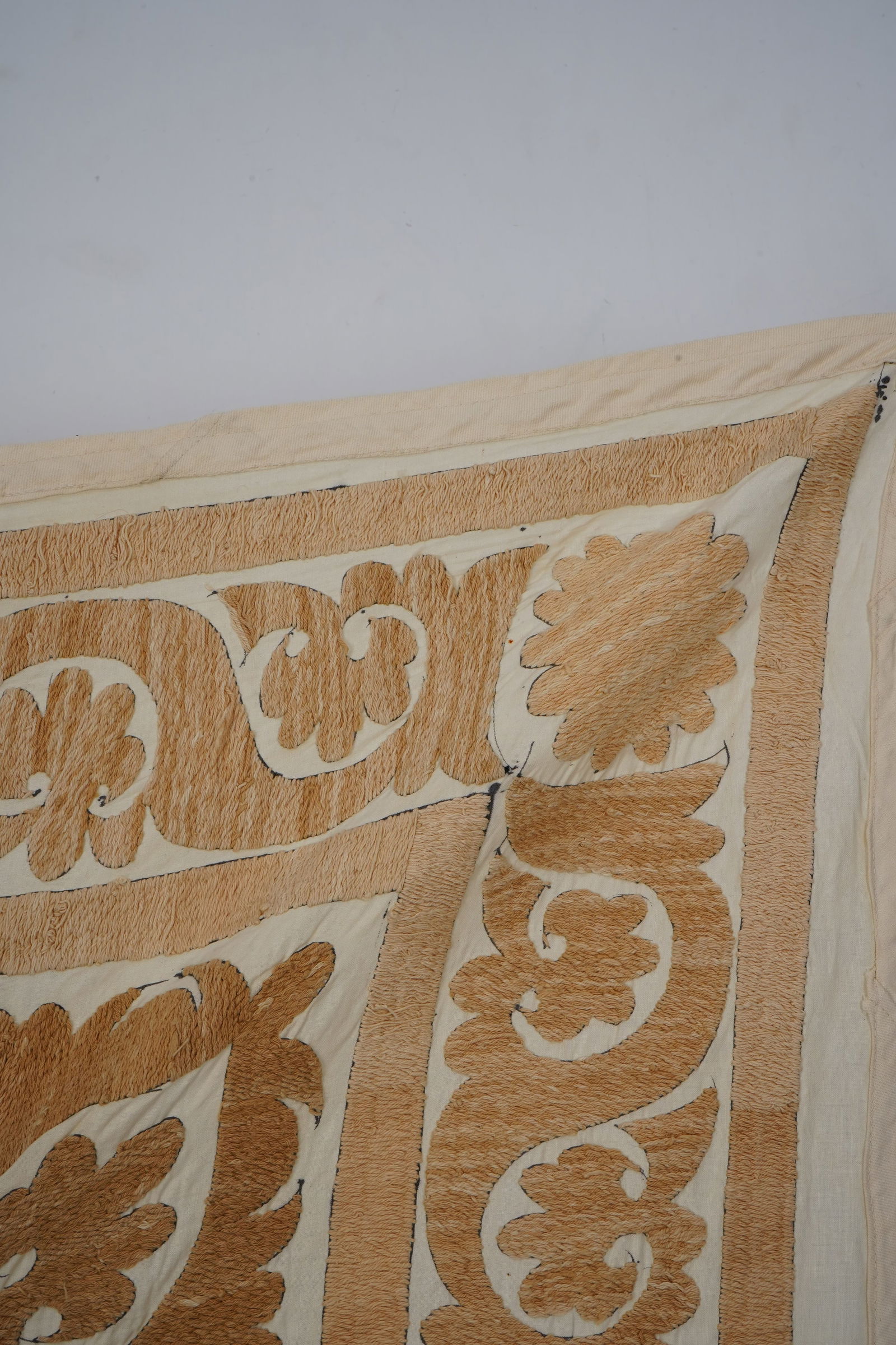 Uzbek Suzani Centerpiece Fabric, Hand Embroidered Table Textile 4'4'' X 4'5'' - 8