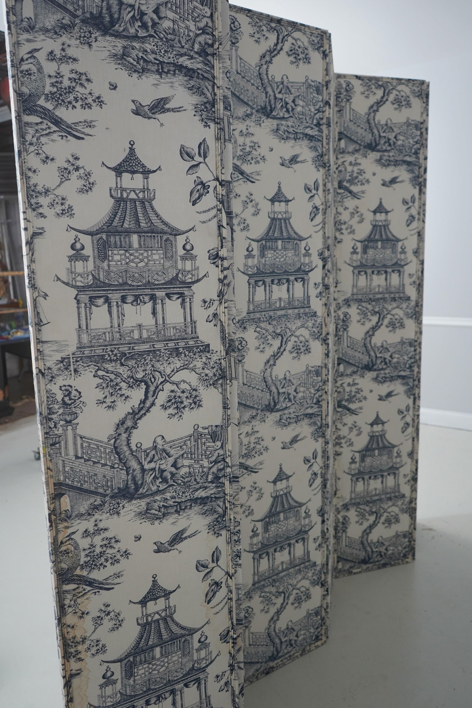 Stunning Chinoiserie Upholstered 6 Panel Folding Screen - 3