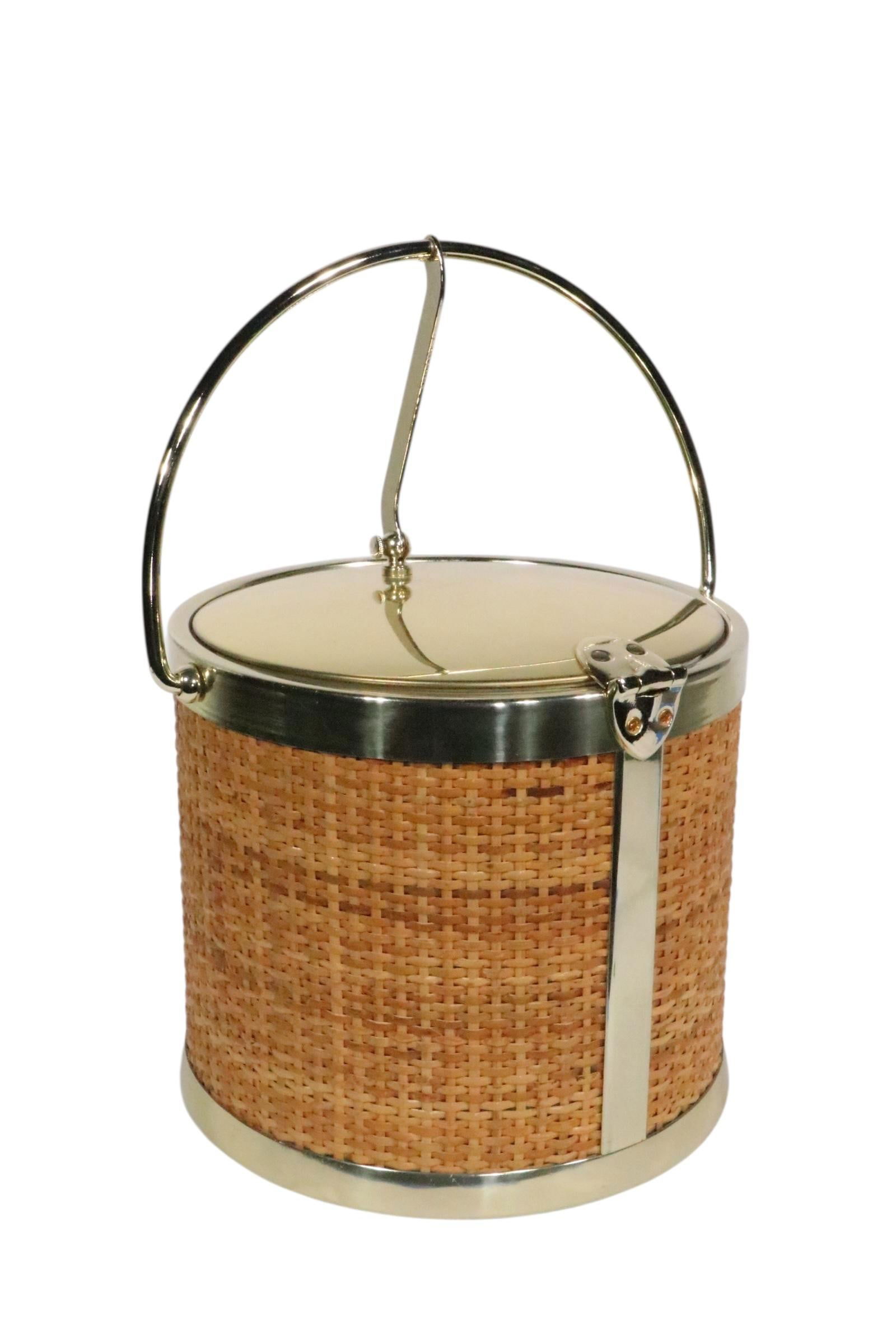 Mid Century Hollywood Regency Raffia Wrapped Brass Plated Ice Bucket by Kraftware New York C. 1970's - 6