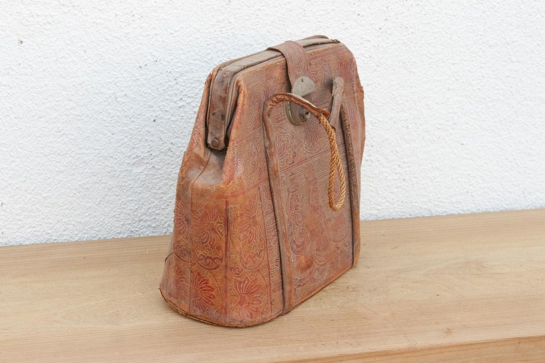 Vintage Indian Tooled Leather Satchel - 4