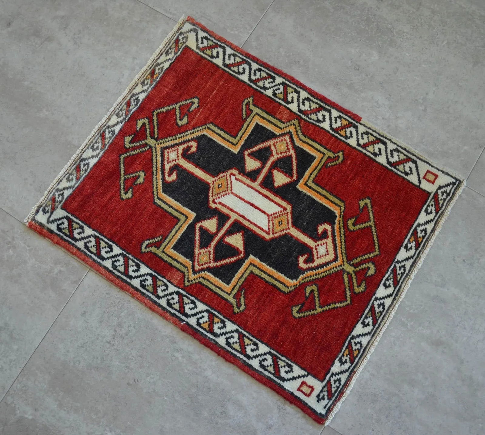 1970s Vintage Hand Knotted Small Rug - 2
