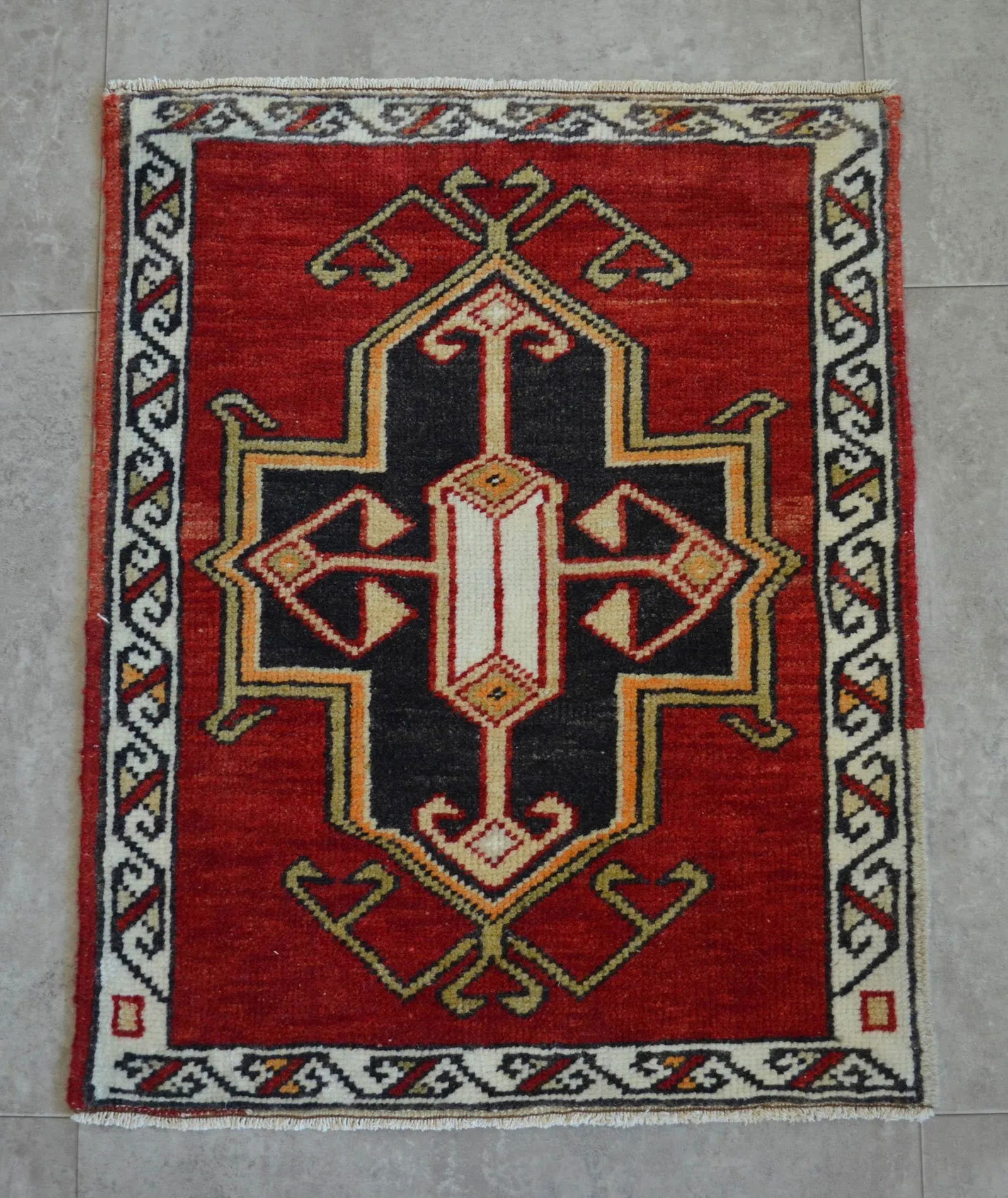 1970s Vintage Hand Knotted Small Rug - 3