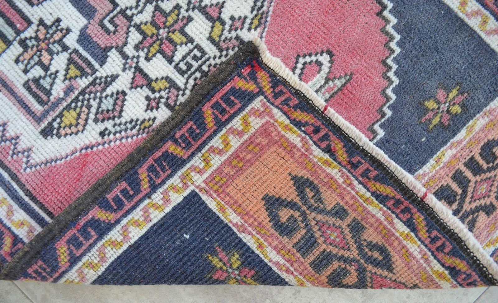 1970s Vintage Hand Knotted Small Rug - 4