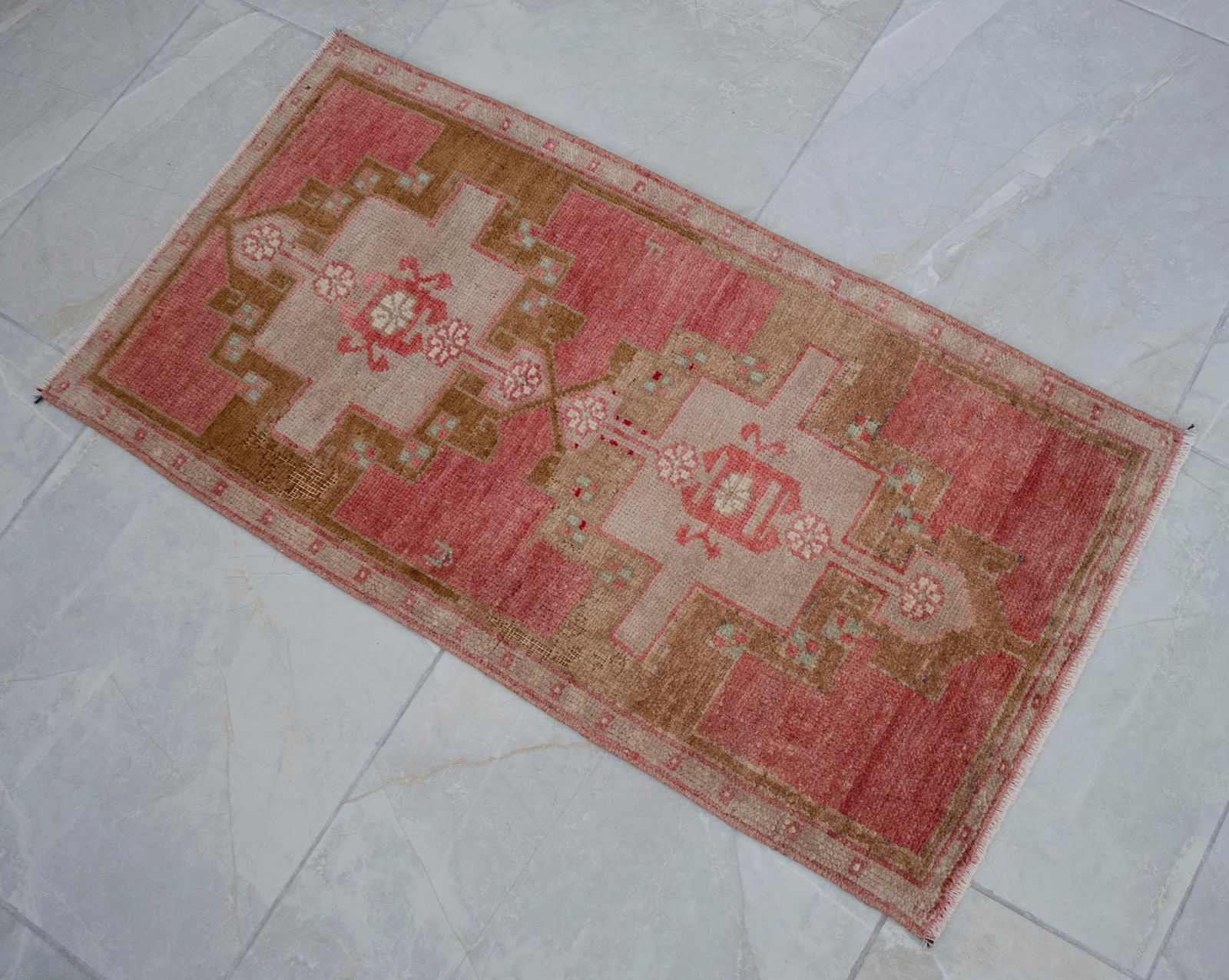1970s Vintage Hand Knotted Small Rug - 2