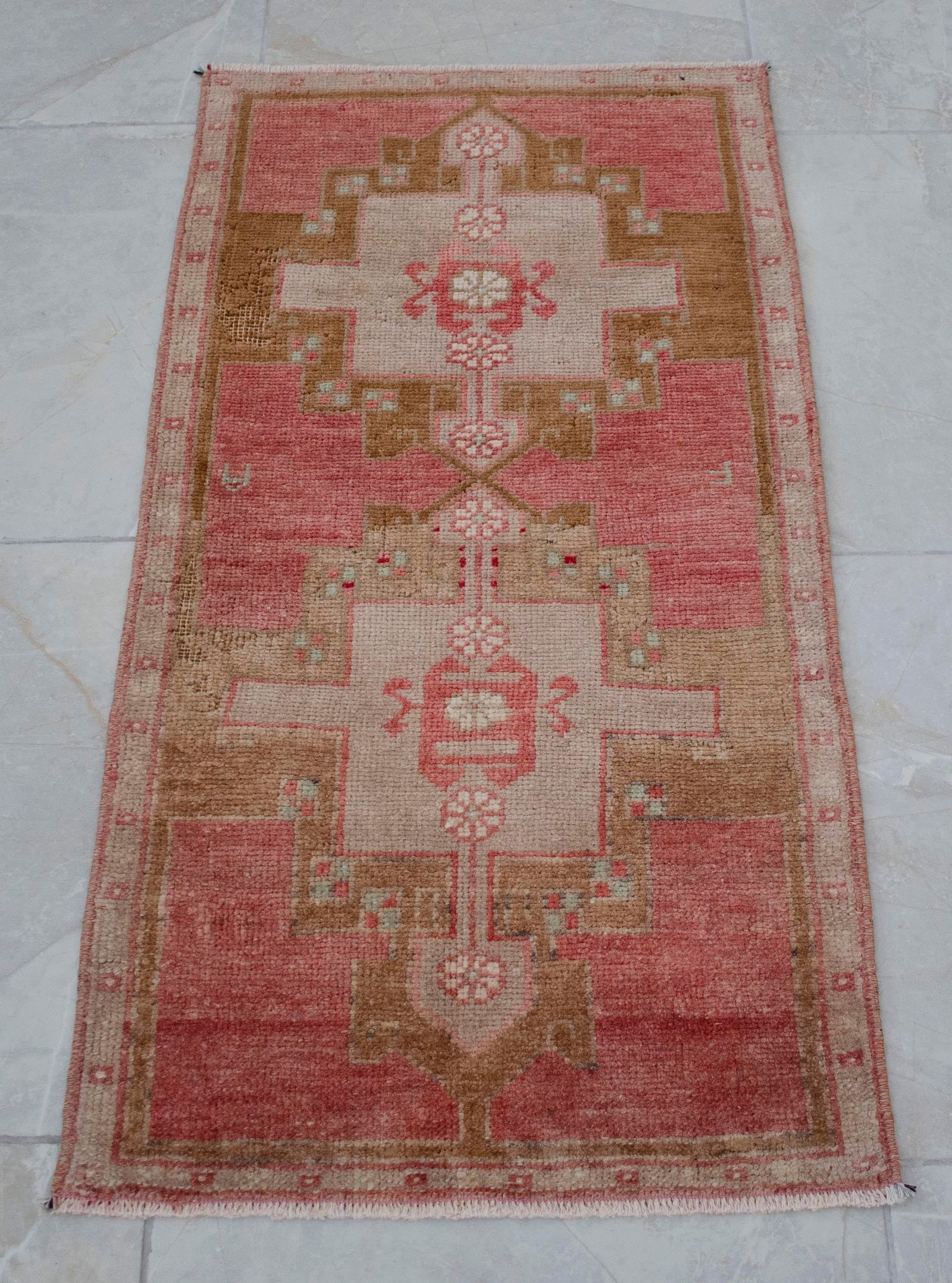 1970s Vintage Hand Knotted Small Rug - 3