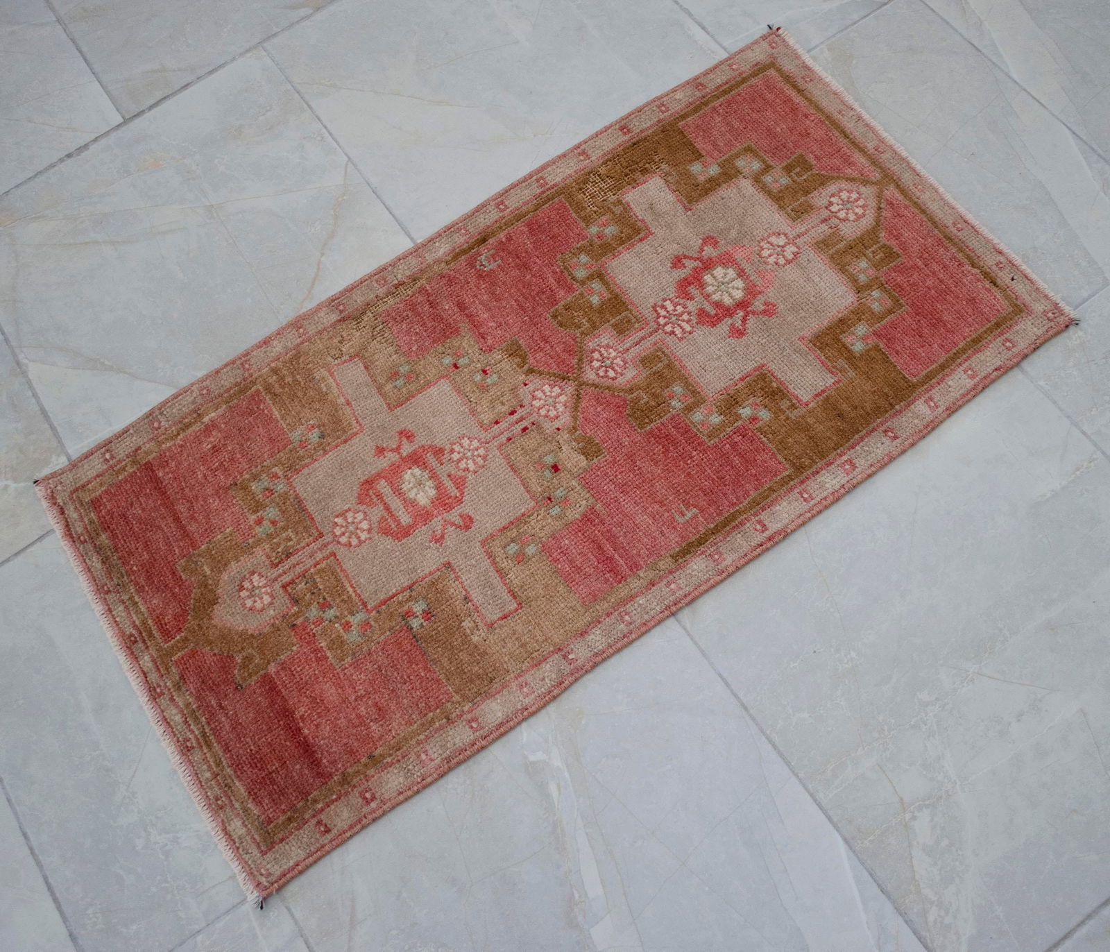 1970s Vintage Hand Knotted Small Rug - 4