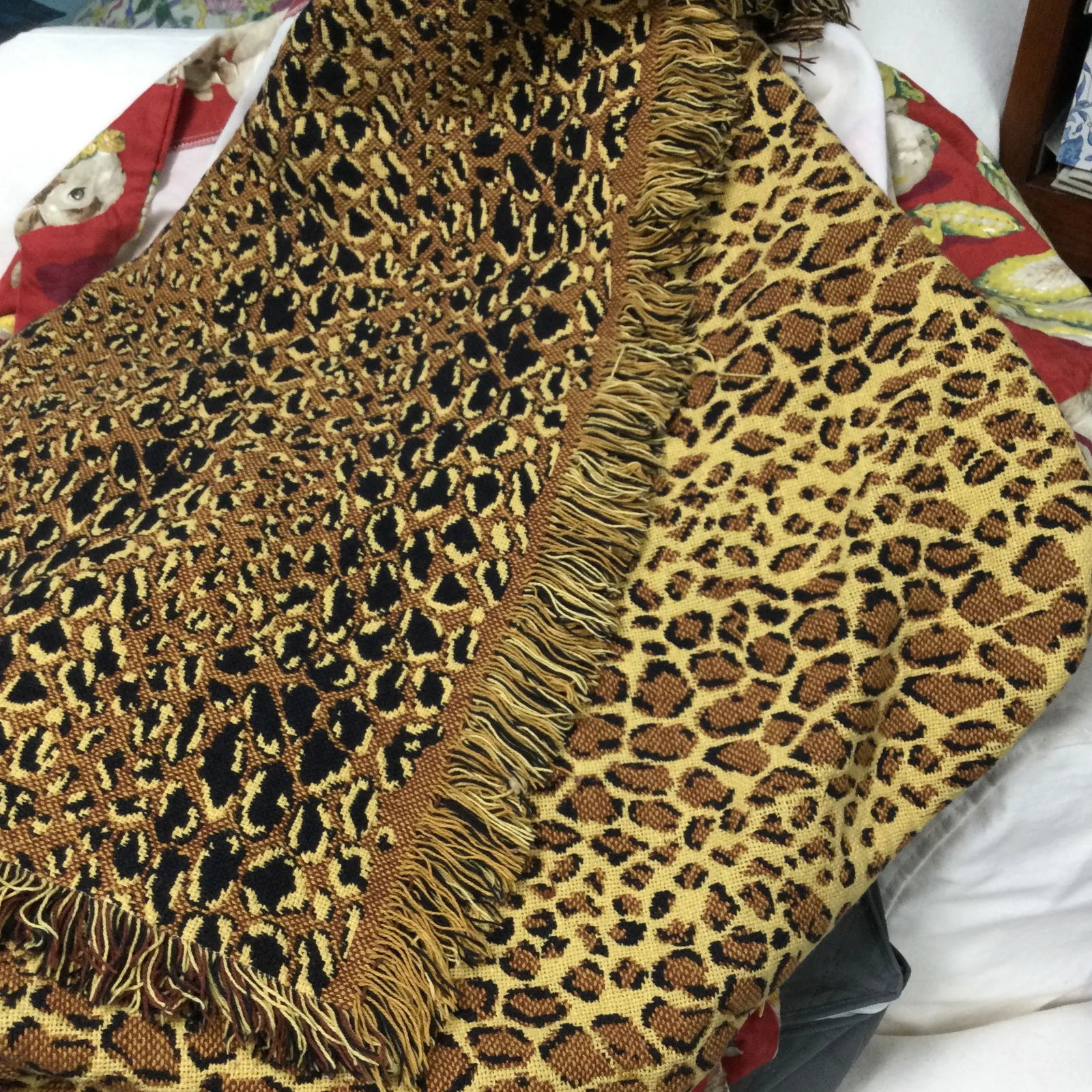 Vintage Cotton Reversible Machine Woven Jacquard Throw - 3