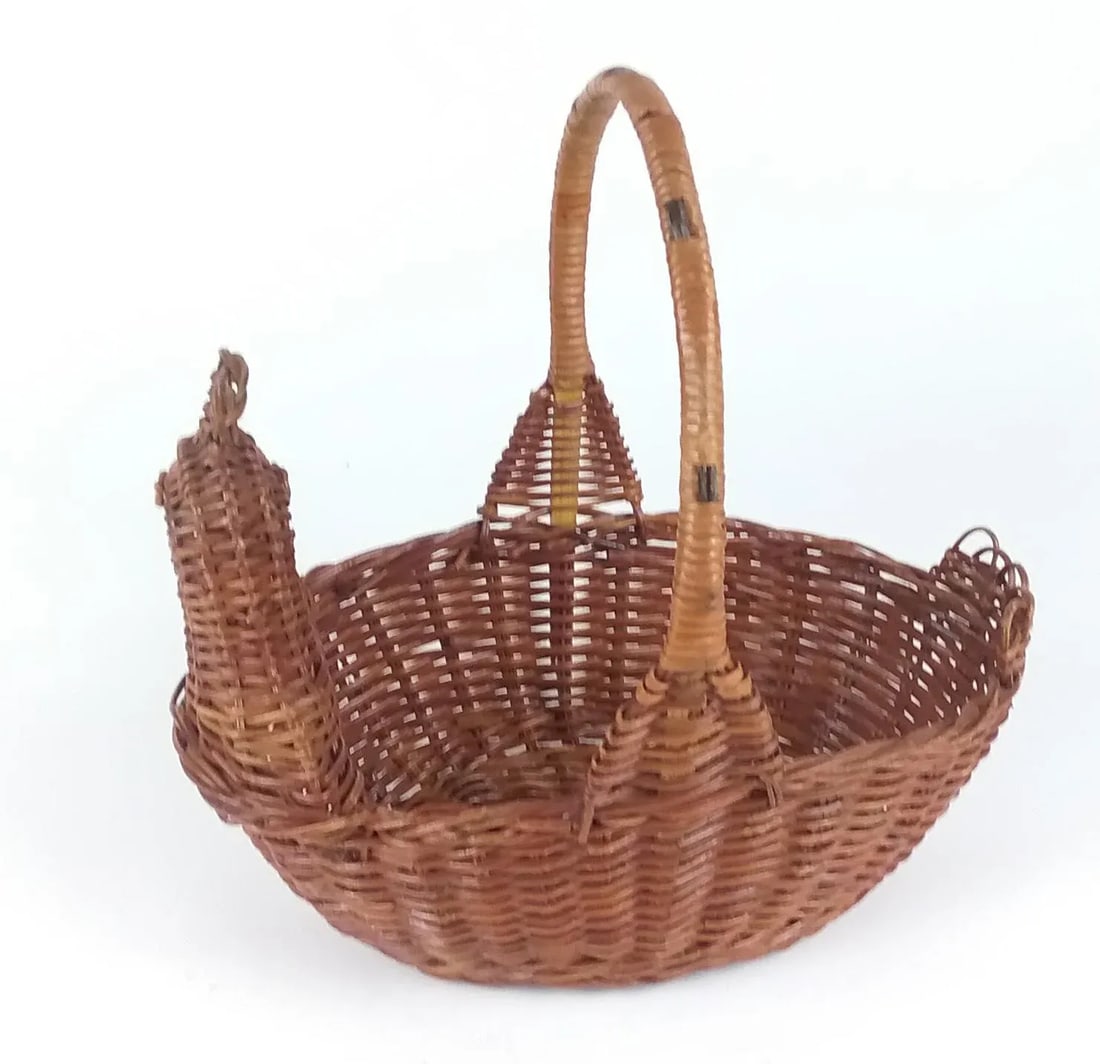 Vintage Chicken Sculpted Rattan Basket - 4