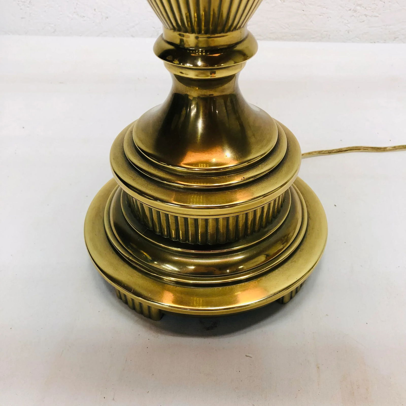 Ethan Allen Brass Table Lamp With Fluted Body - 7