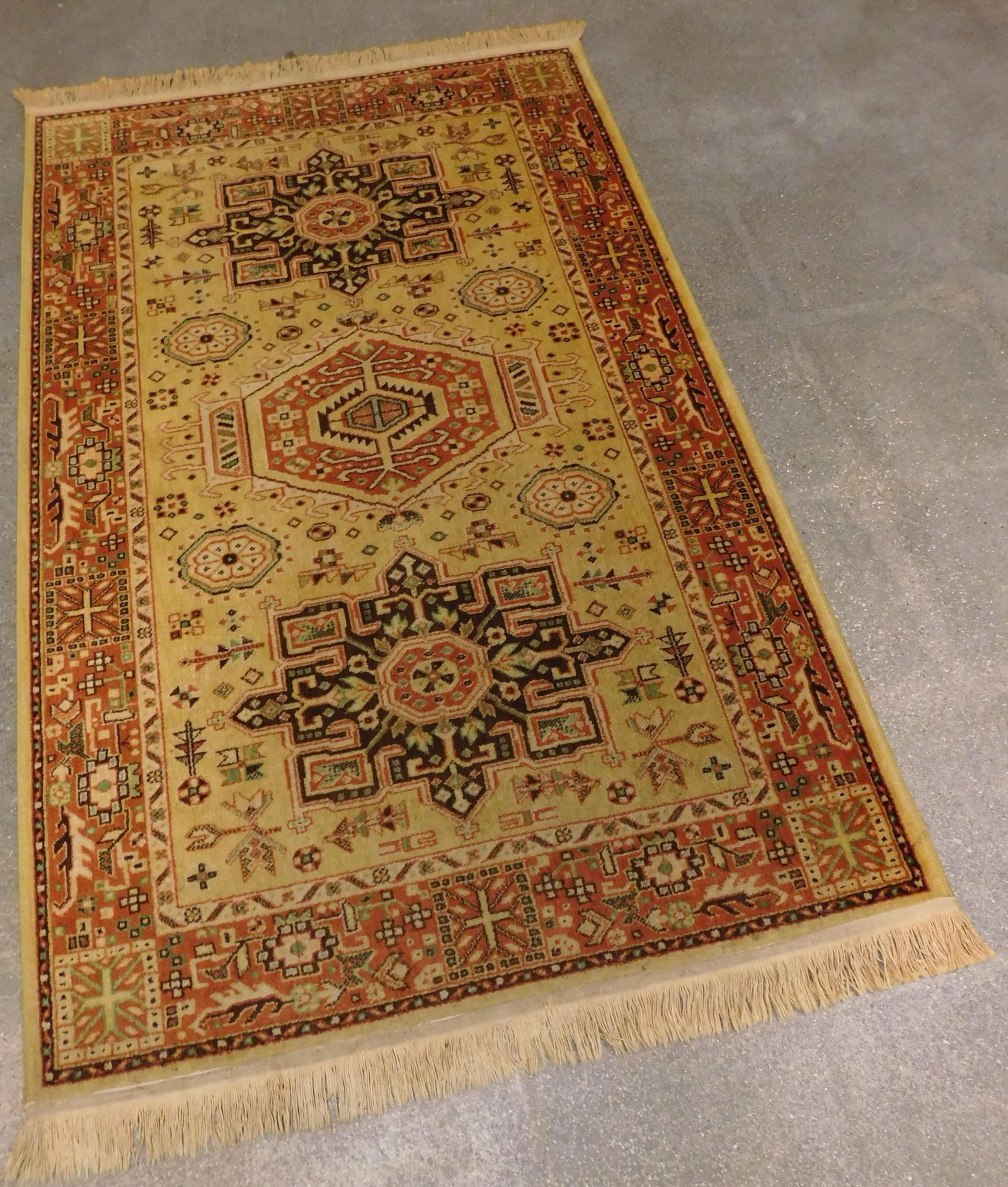 1990s Vintage Geometric Style Rug. 3'3"x 5'2" - 3