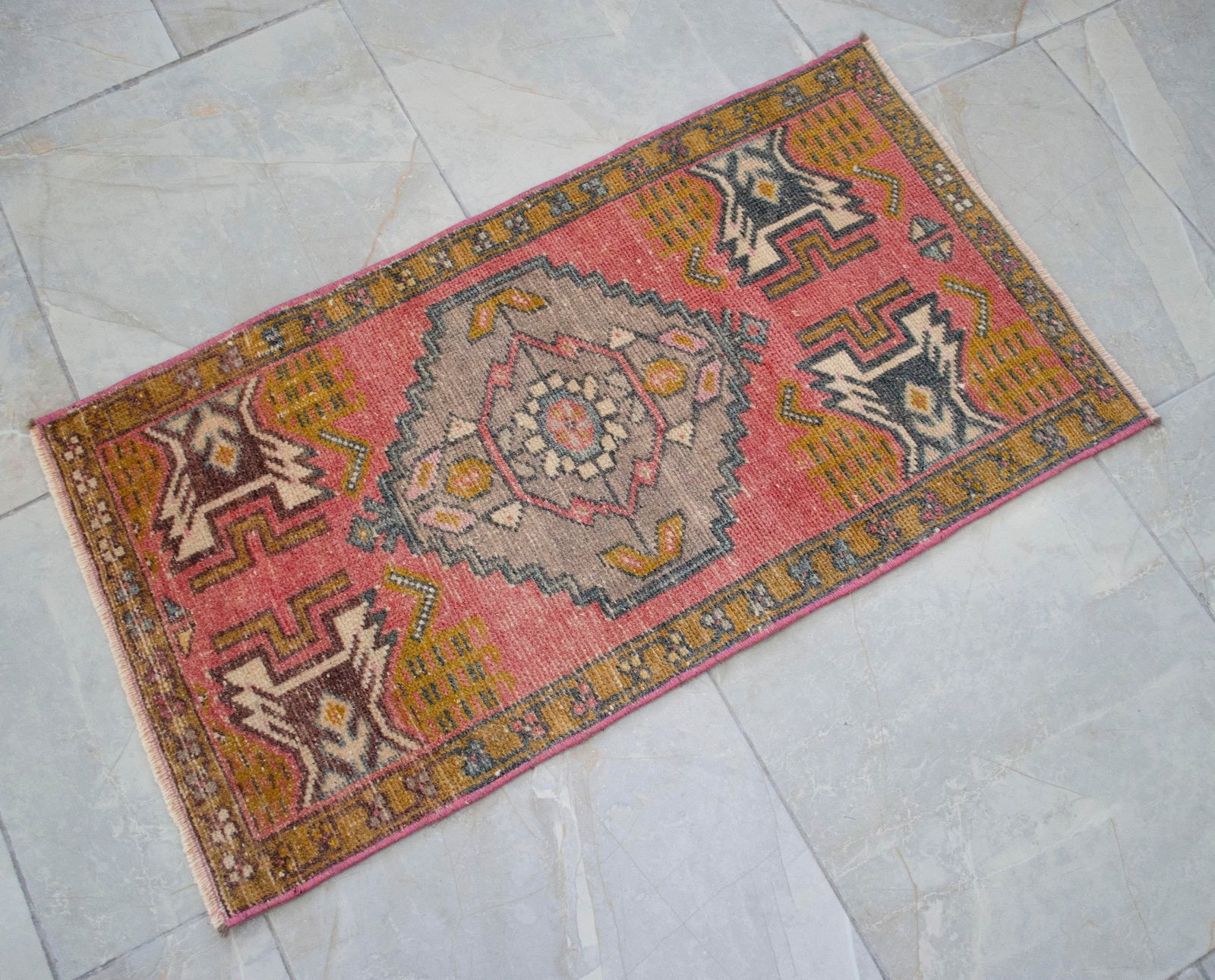 1970s Hand Knotted Turkish Rug 1'7" X 2'11" - 5