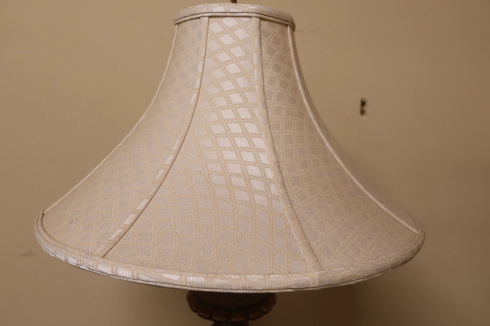 Venetian Style Ornately Carved Lamp W. Shade - 2