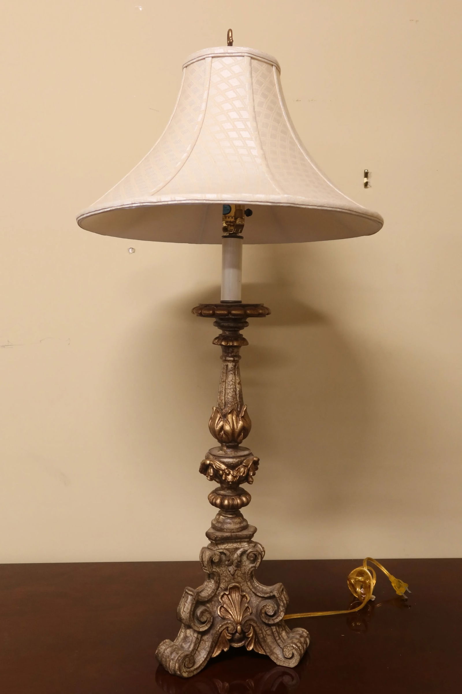 Venetian Style Ornately Carved Lamp W. Shade - 7