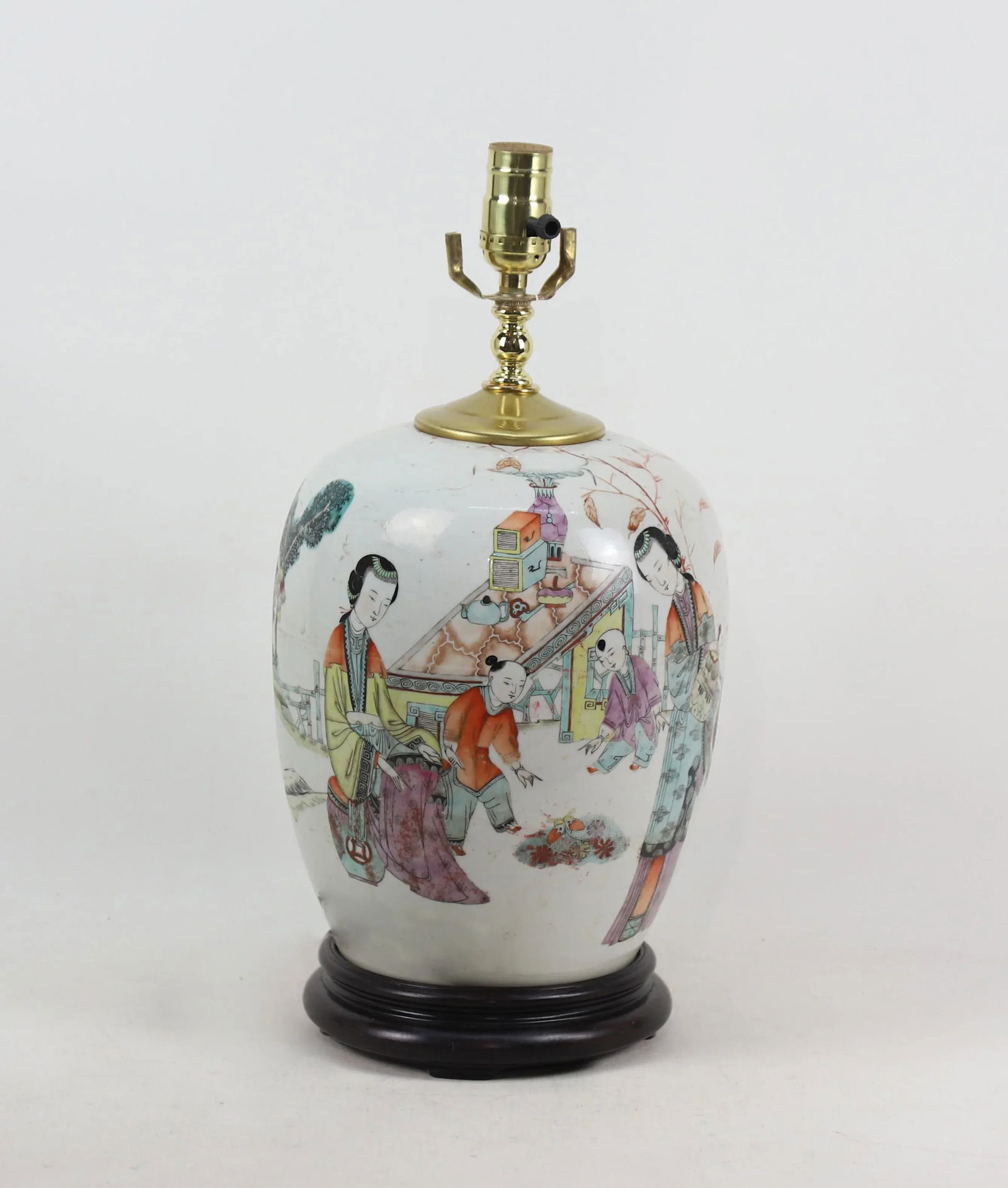 Chinese Antique Famille Rose Porcelain Vase Table Lamp - 2