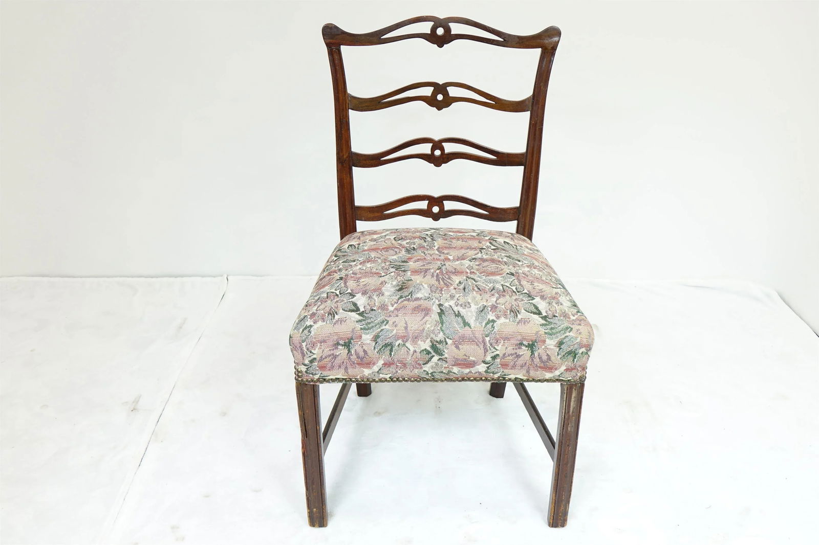 19th Century Single Cushion Chair With Elaborate Woodwork - 6