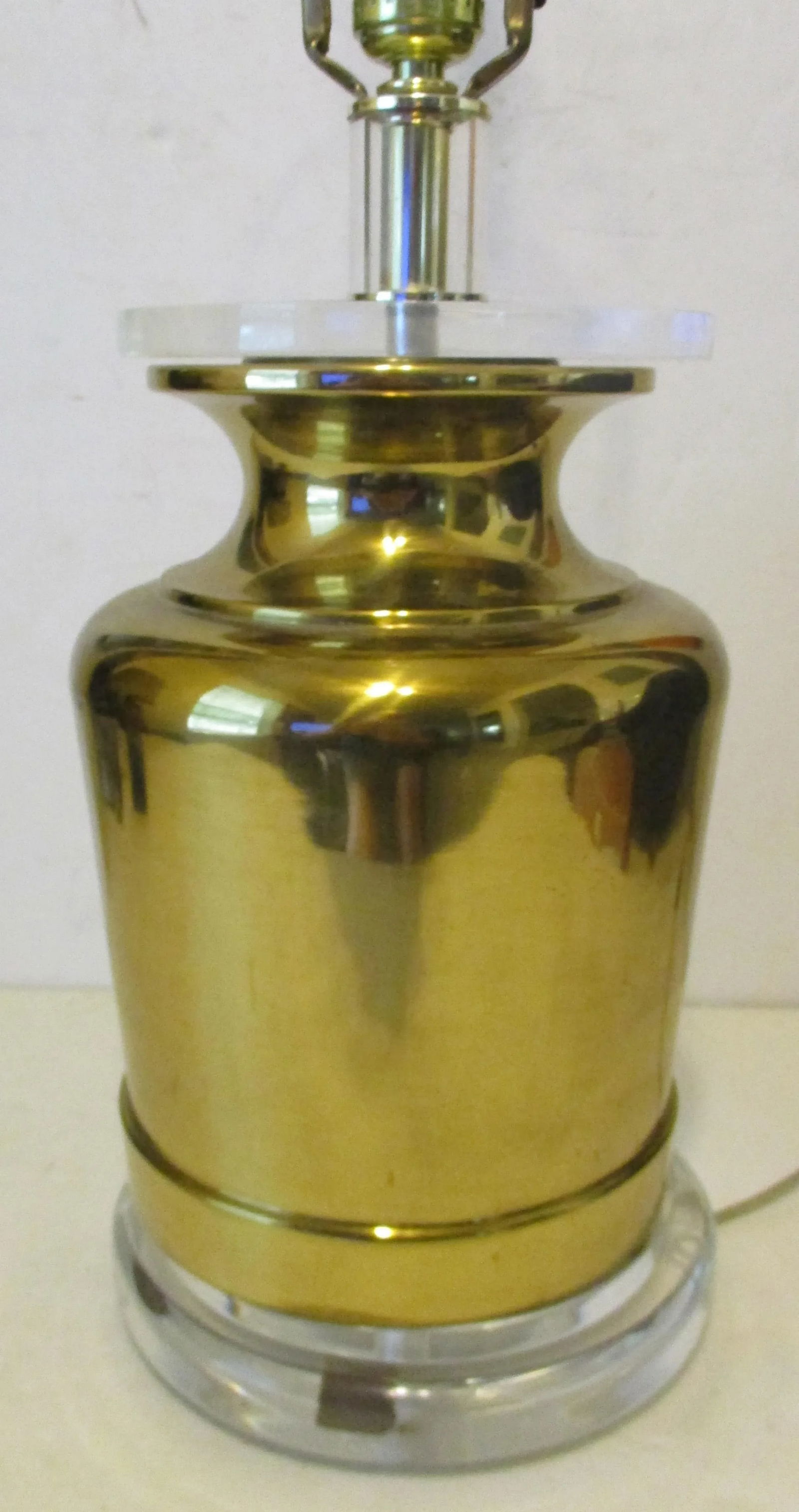 1970s Chapman Brass Lucite Ginger Jar Black Snakeskin Pattern Shade Table Lamp - 3