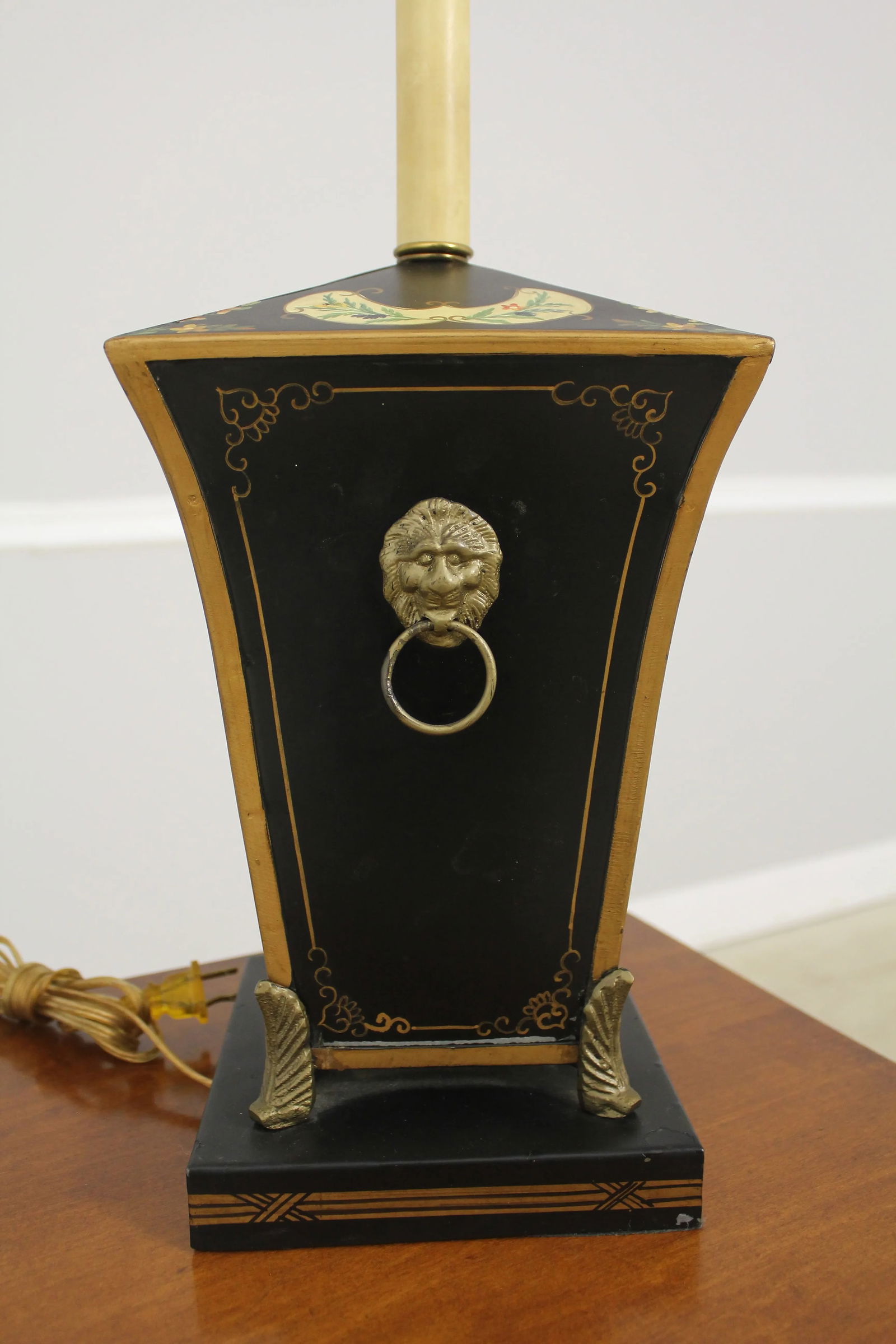 Chelsea House Toleware Paint Decorated Table Lamp - 6