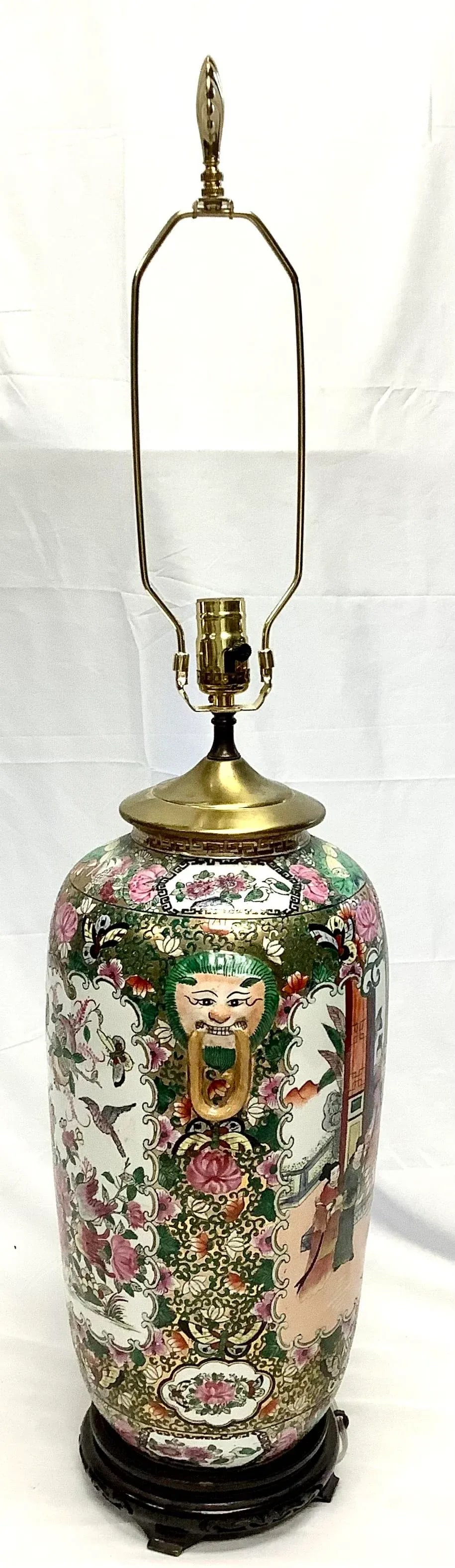 Large Chinese Porcelain Famille Rose Porcelain Lamp - 4