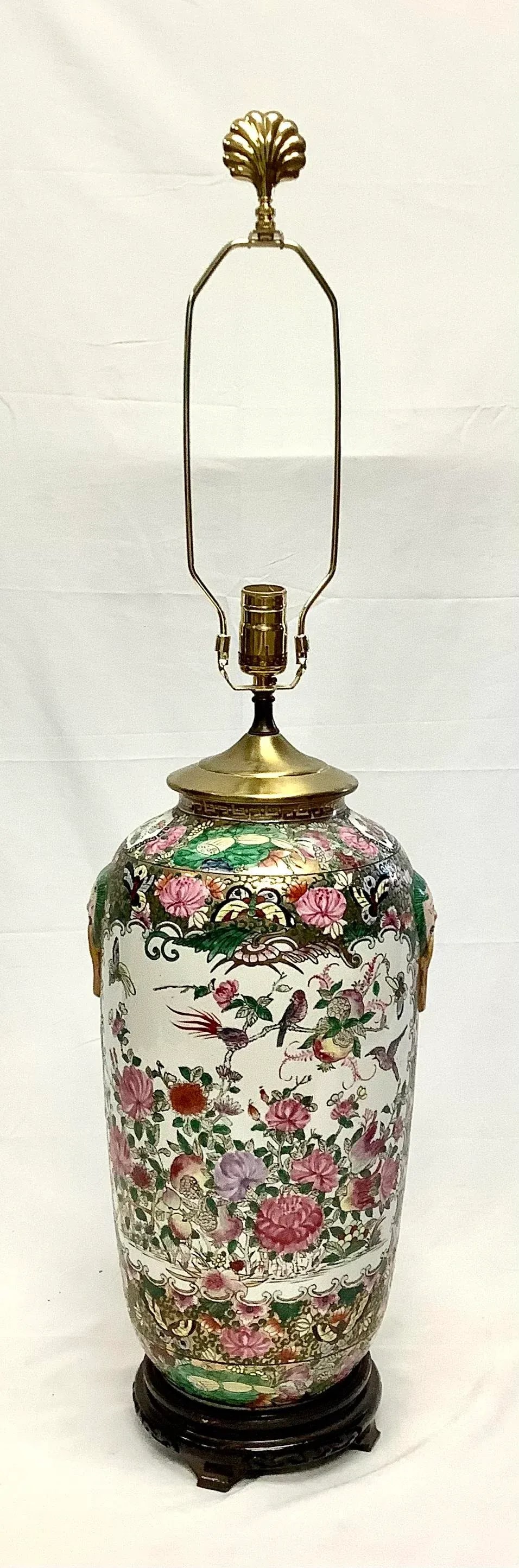 Large Chinese Porcelain Famille Rose Porcelain Lamp - 8