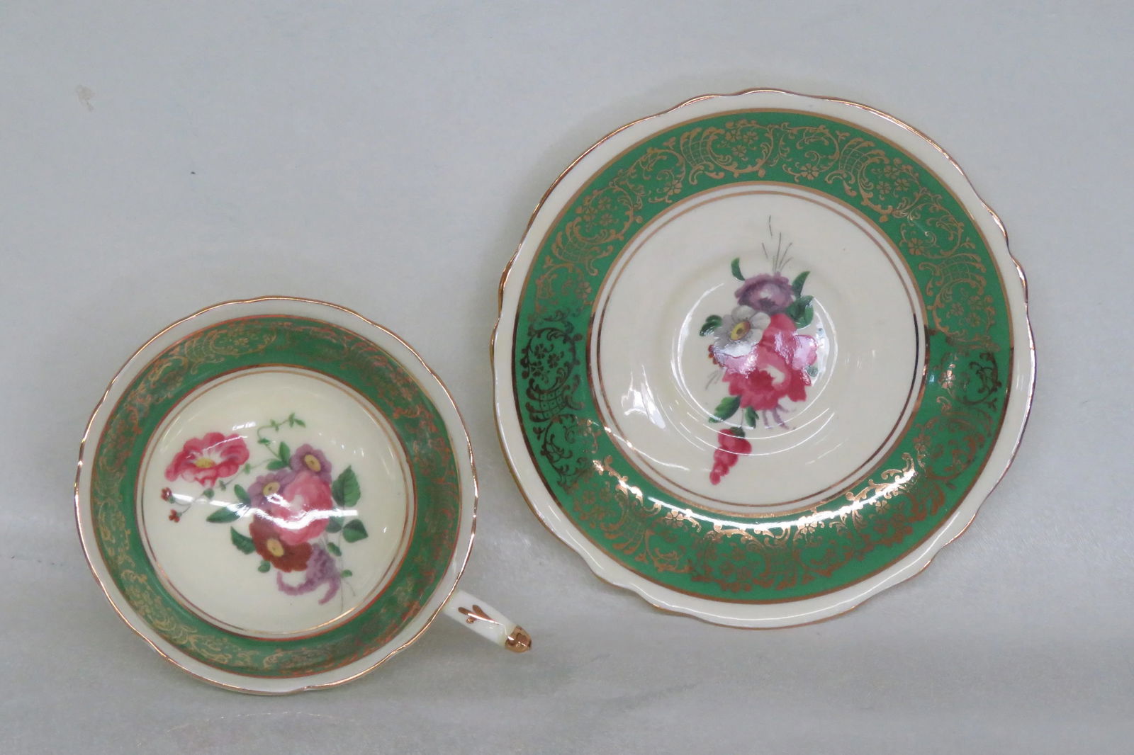 Paragon Hm Queen Mary Green Flowers Bone China Set of Tea Cup and Saucer - 10