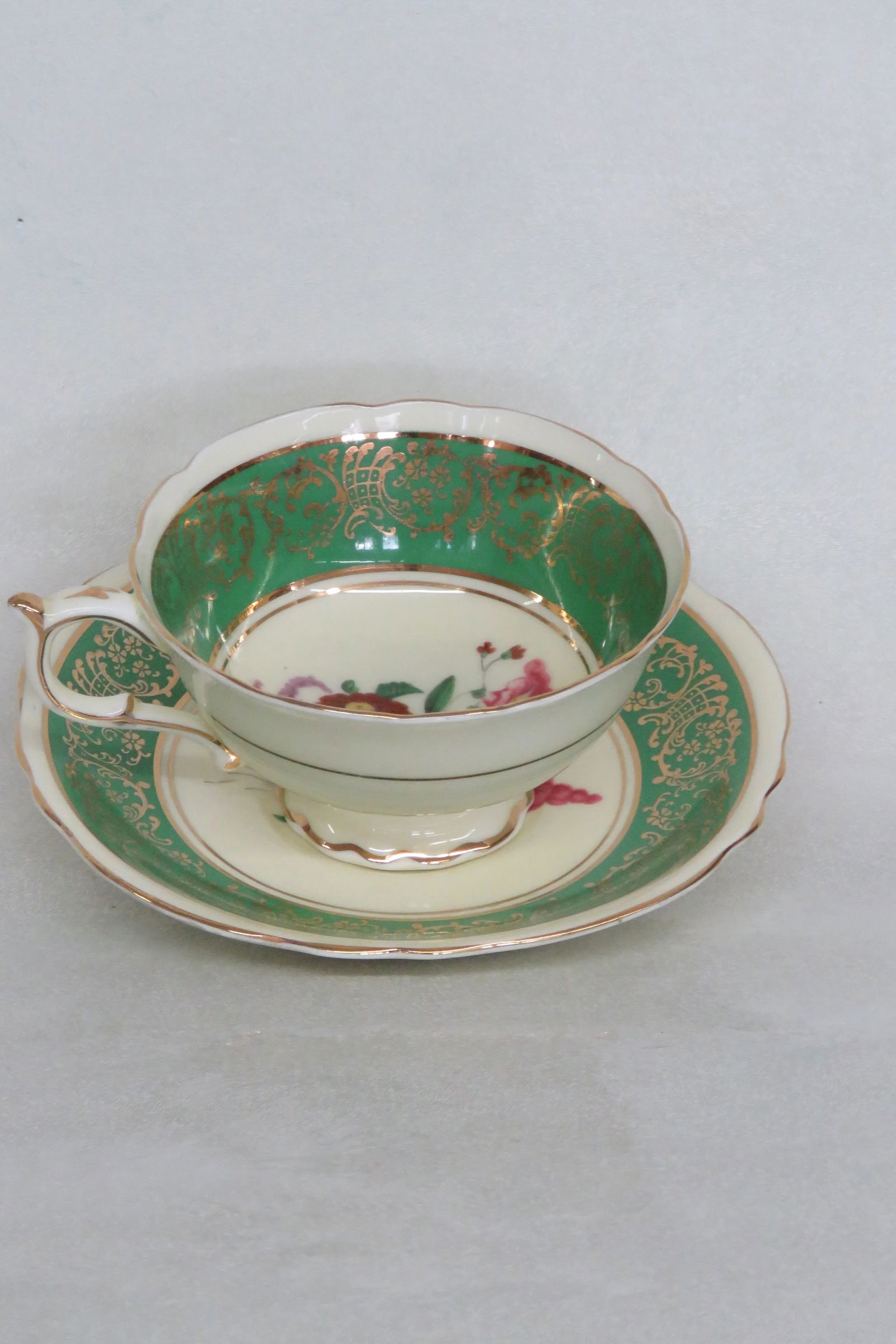 Paragon Hm Queen Mary Green Flowers Bone China Set of Tea Cup and Saucer - 11