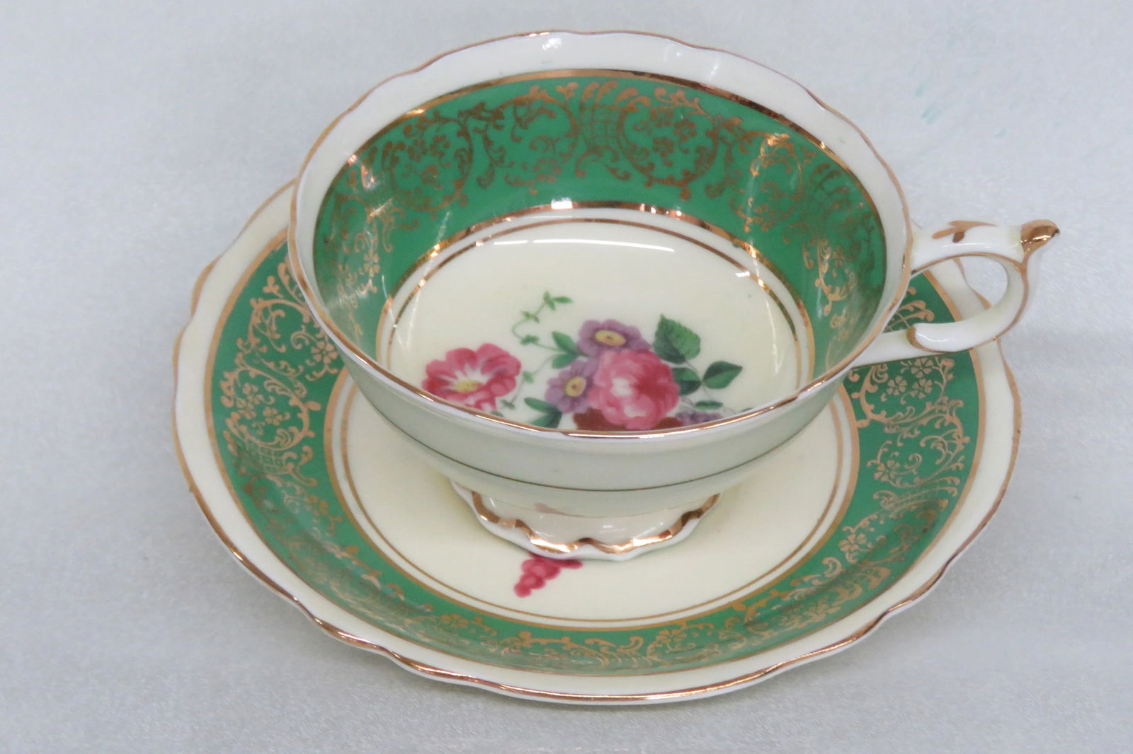 Paragon Hm Queen Mary Green Flowers Bone China Set of Tea Cup and Saucer - 13