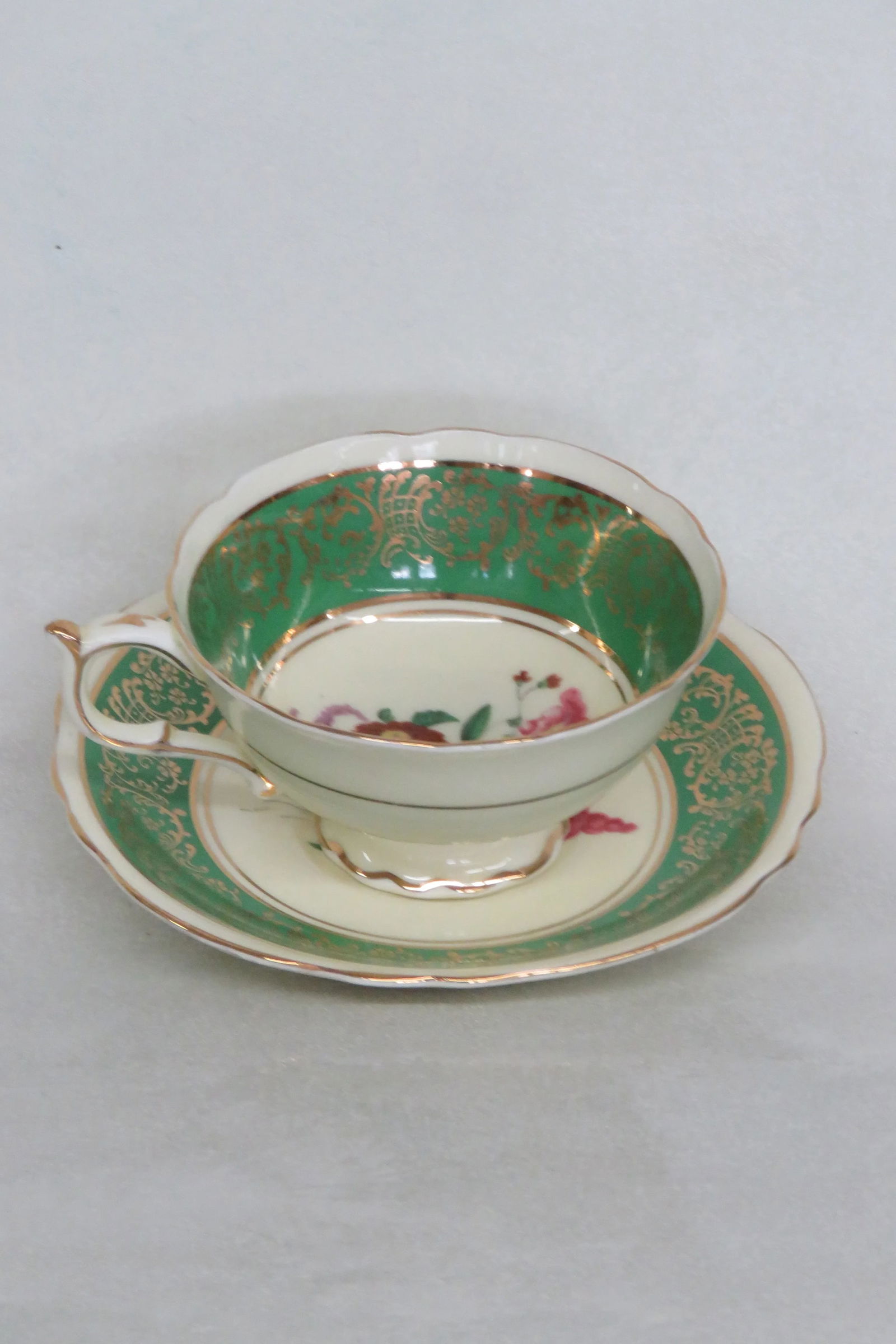 Paragon Hm Queen Mary Green Flowers Bone China Set of Tea Cup and Saucer - 2