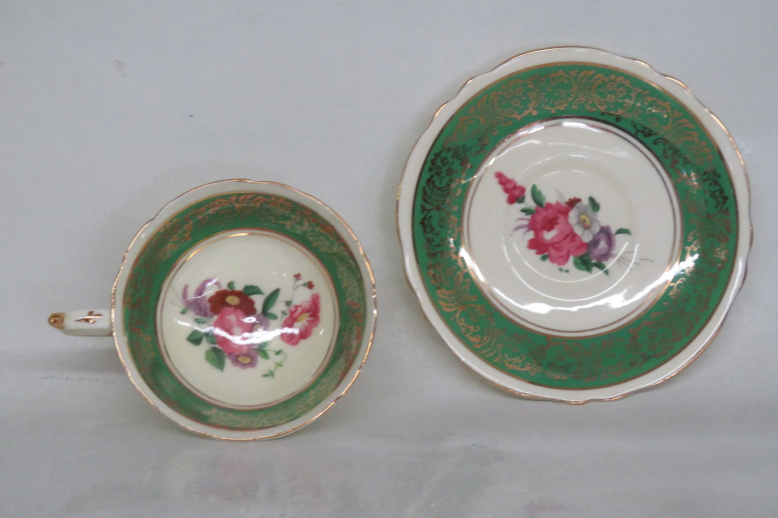 Paragon Hm Queen Mary Green Flowers Bone China Set of Tea Cup and Saucer - 8