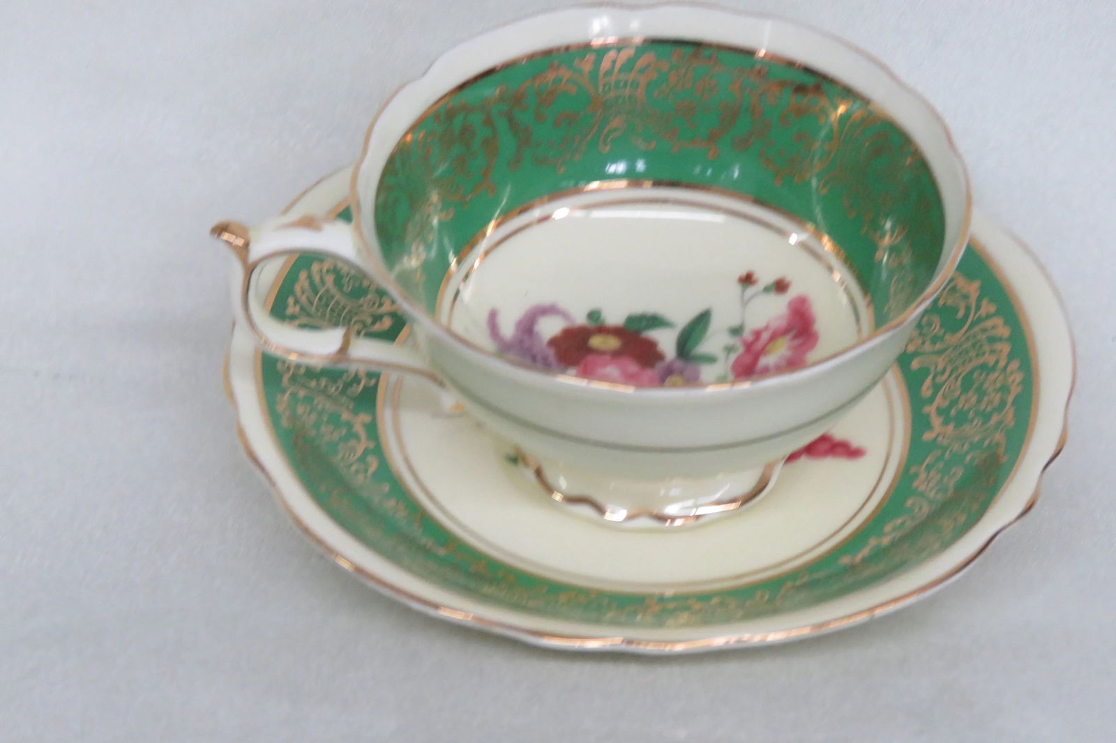 Paragon Hm Queen Mary Green Flowers Bone China Set of Tea Cup and Saucer - 9