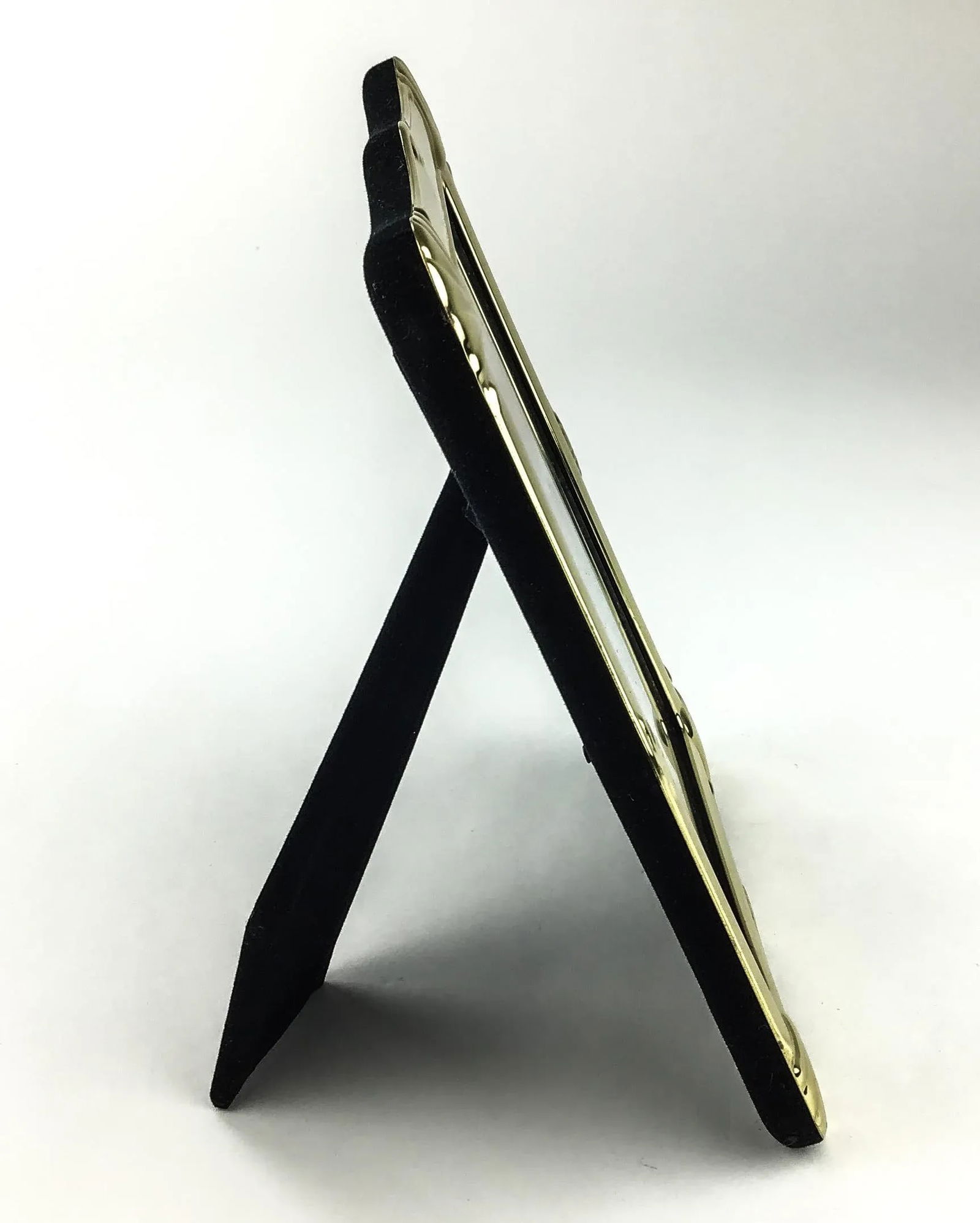 Classic Brass Finish Carved Photo Frame - 5