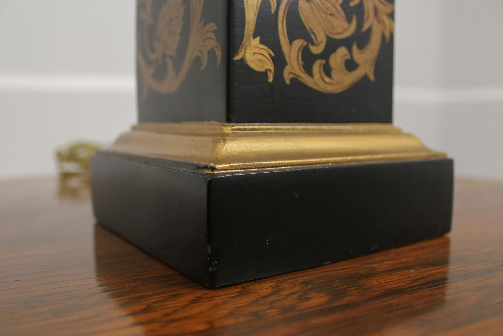 Neoclassical Paint Decorated Column Table Lamp - 7