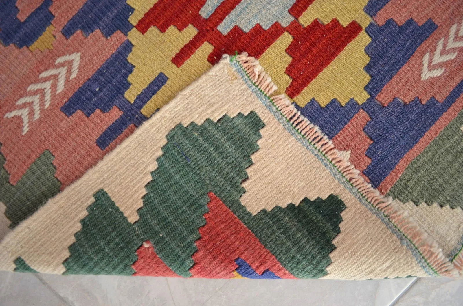 1980s Hand-Woven Mini Kilim Rug - 2'9" X 4'1" - 5