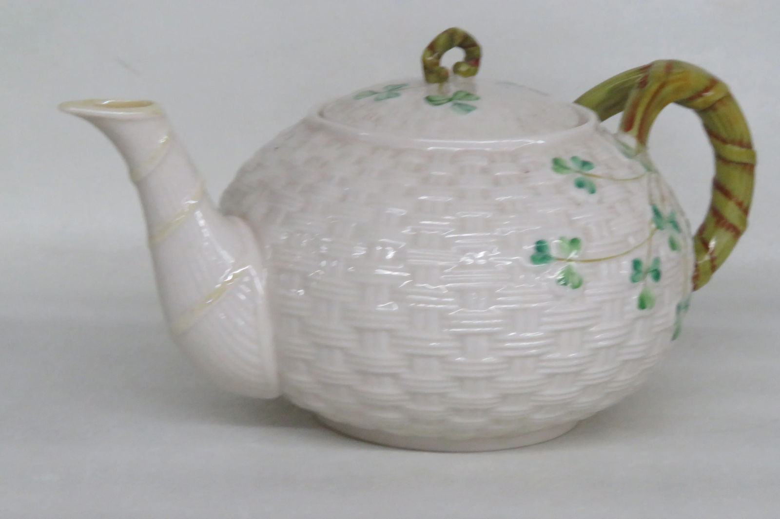 Belleek Ireland Shamrock Basket Weave Teapot - 10