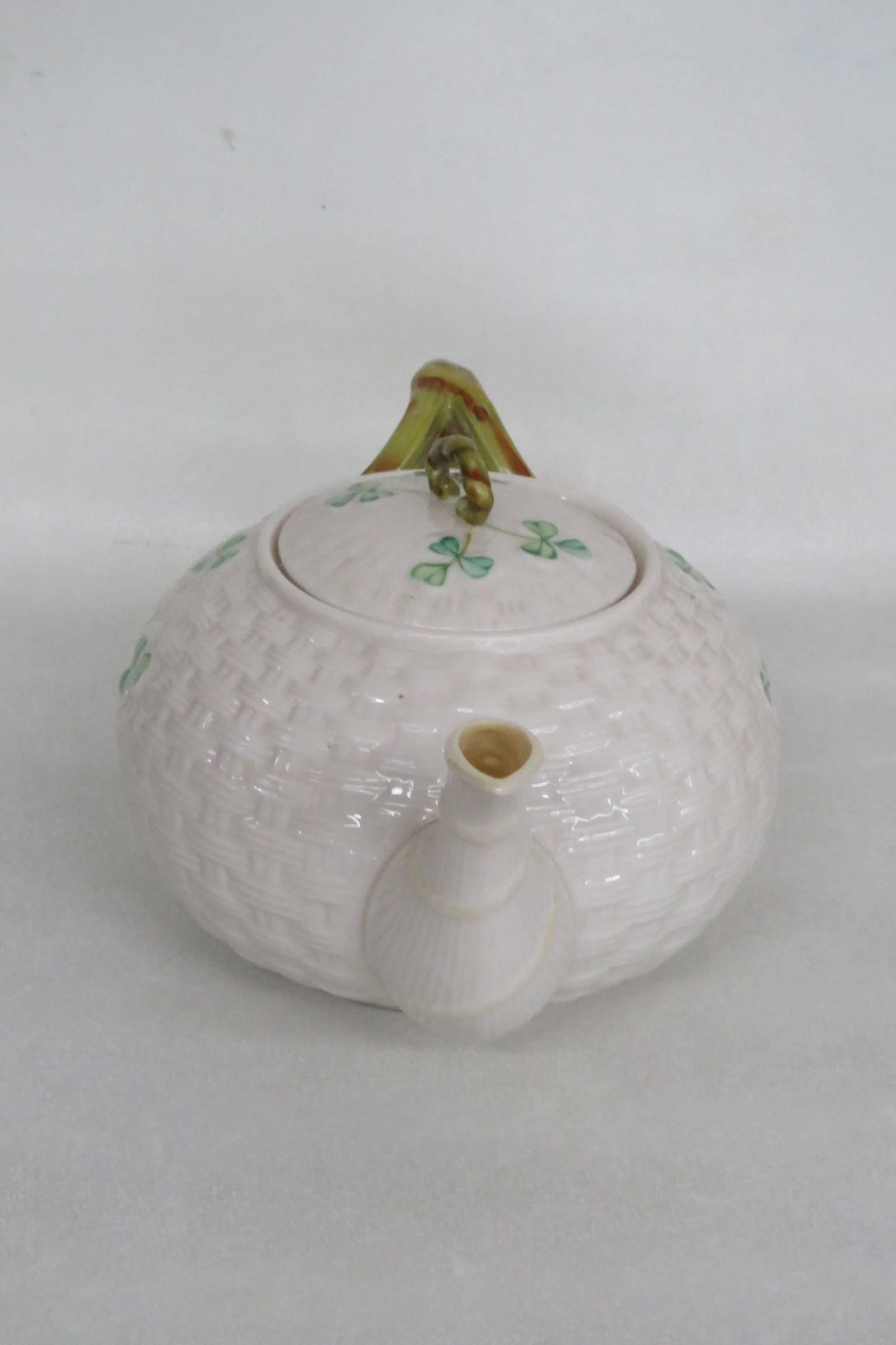 Belleek Ireland Shamrock Basket Weave Teapot - 3