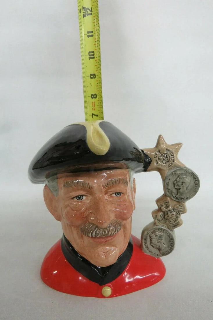 Royal Doulton Chelsea Pensioner D6817 English Porcelain Character Mug - 5
