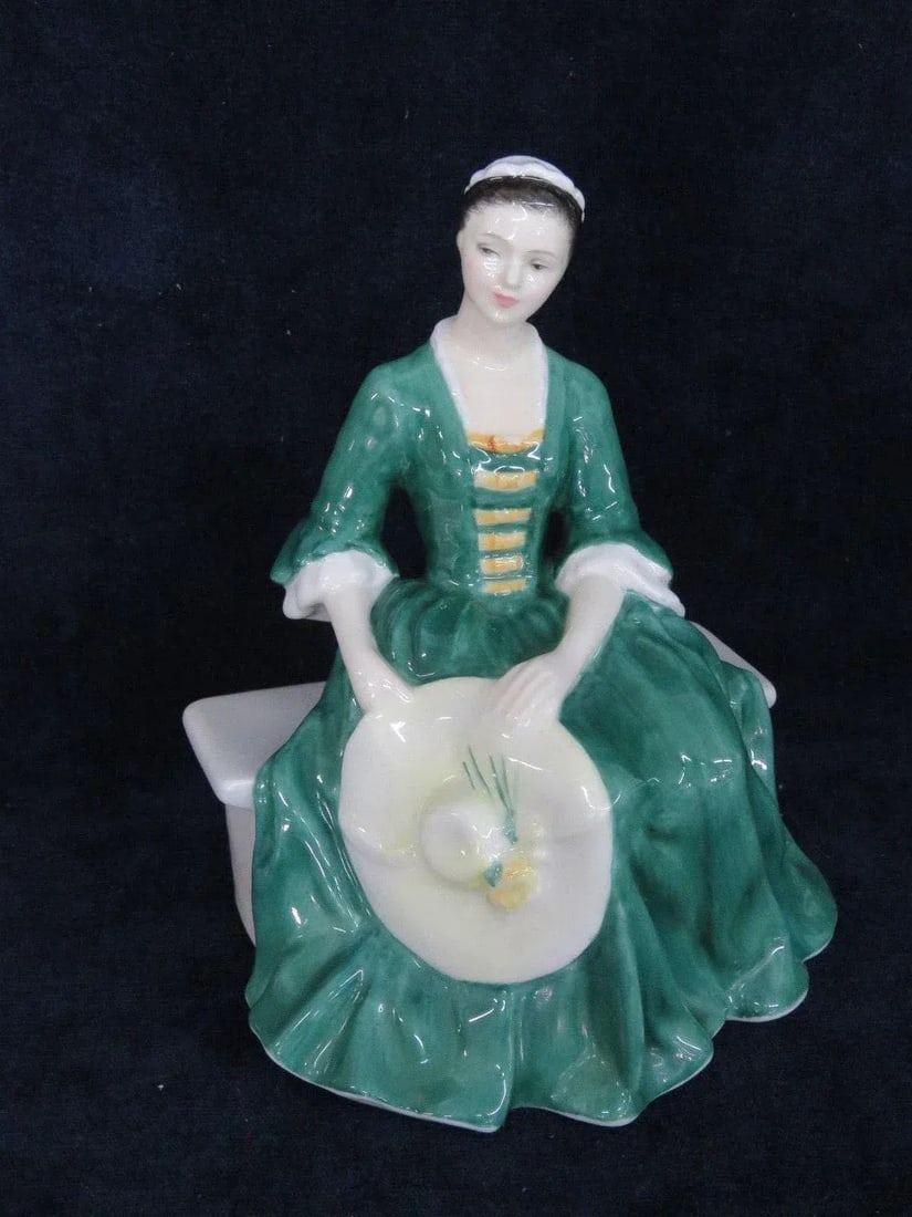 Royal Doulton HN2228 A Lady from Williamsburg Vintage England Figurine - 11