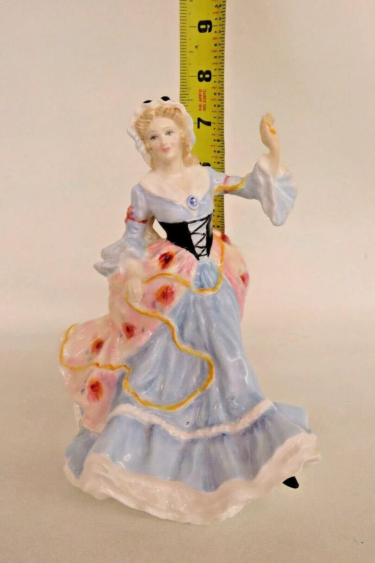 Royal Doulton HN3627 Ladies of the British Isles England China Figurine - 2